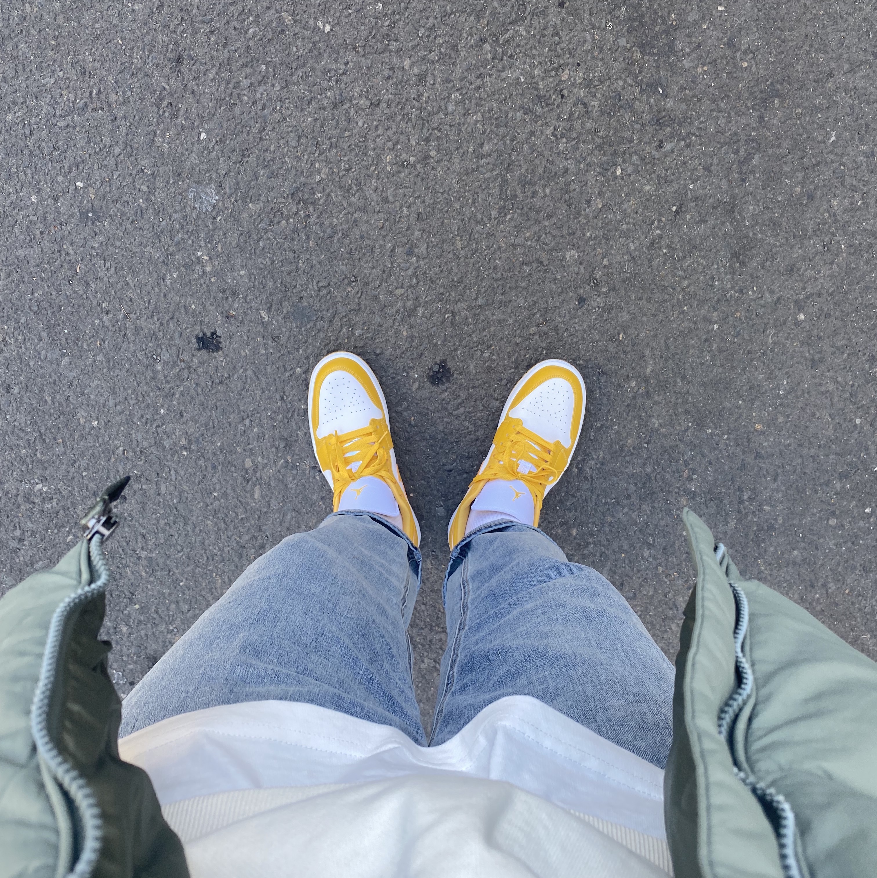 Jordan 1 Low Pollen 착용 스타일