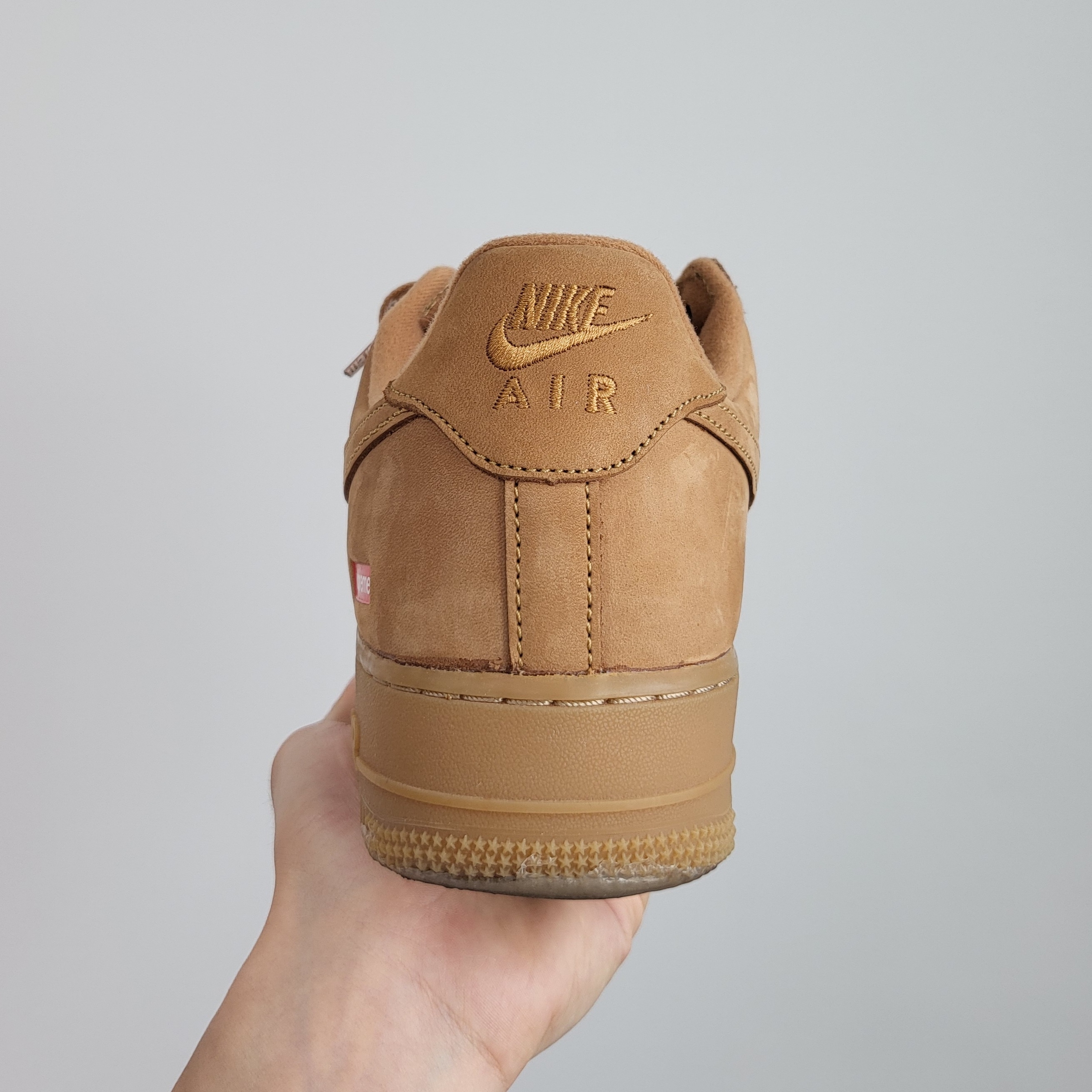 Nike x Supreme Air Force 1 Low Flax 착용 스타일 - 4