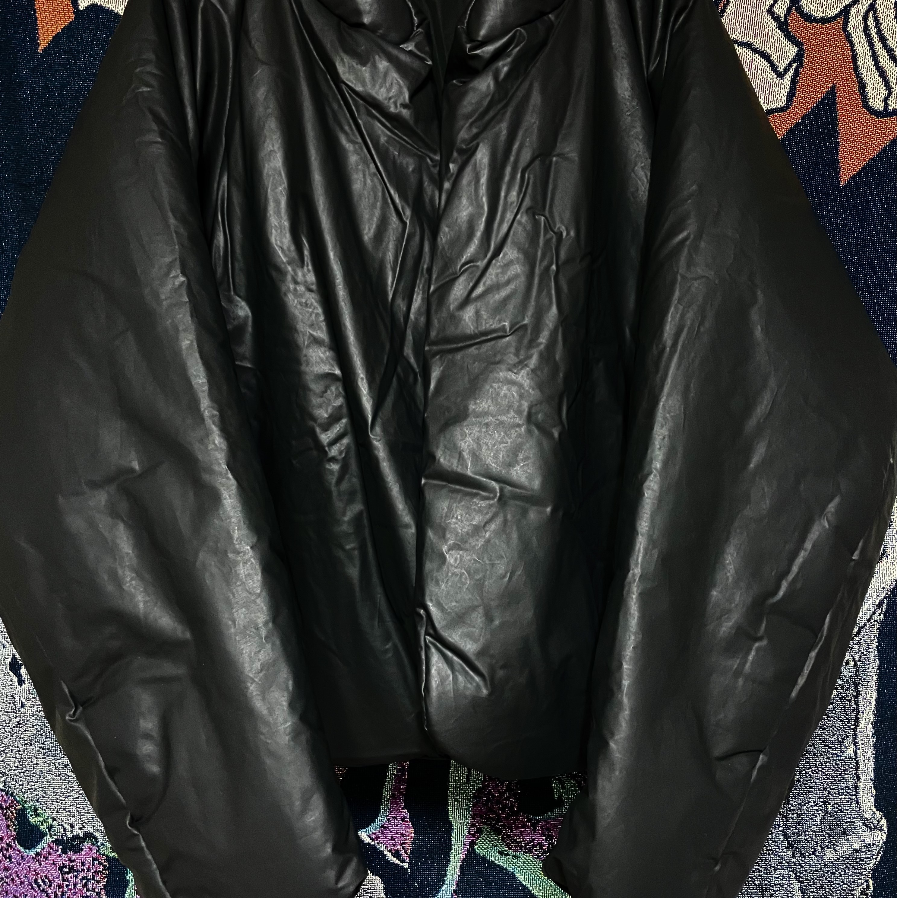 Yeezy Gap Round Jacket Black 착용 스타일