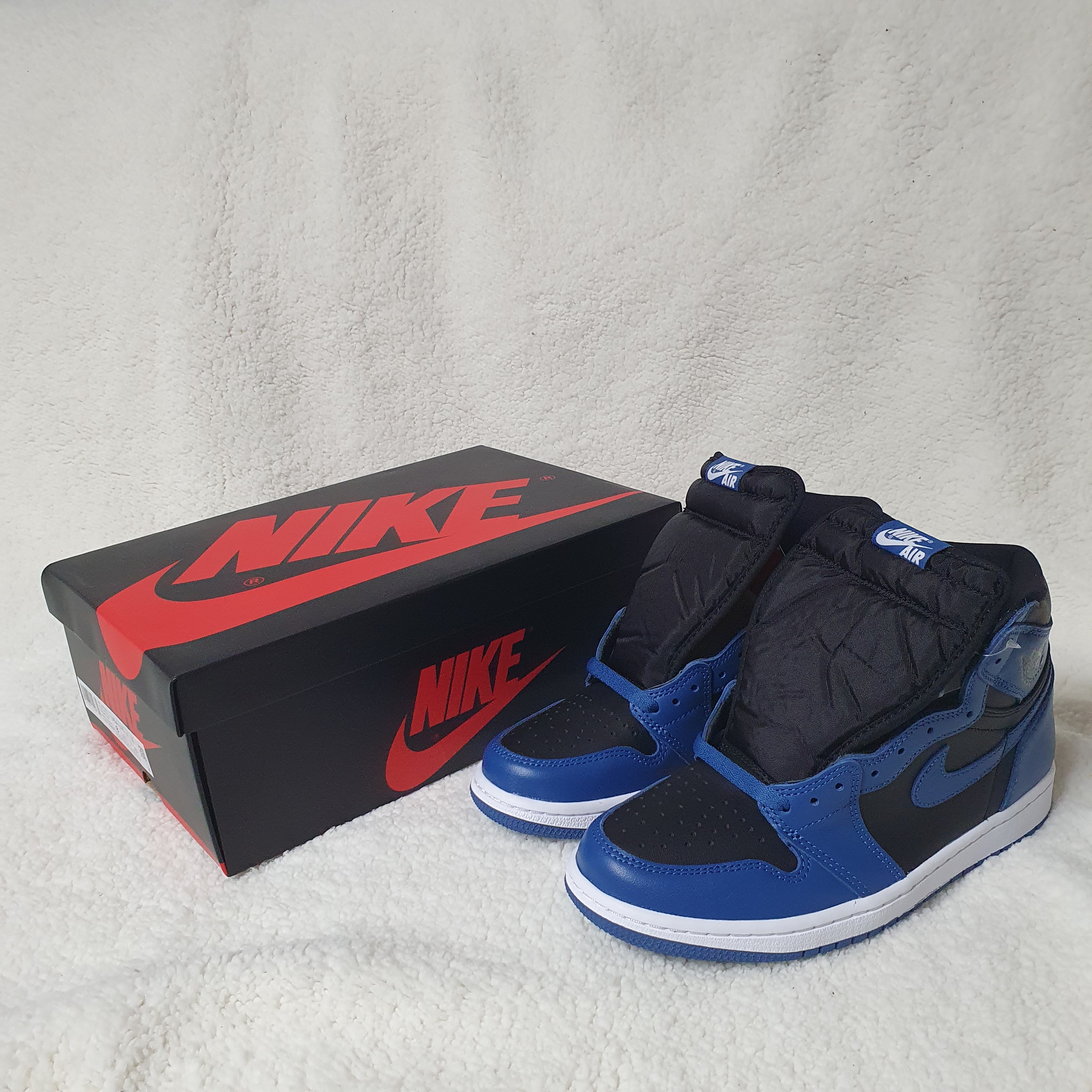 Jordan 1 Retro High OG Dark Marina Blue 착용 스타일