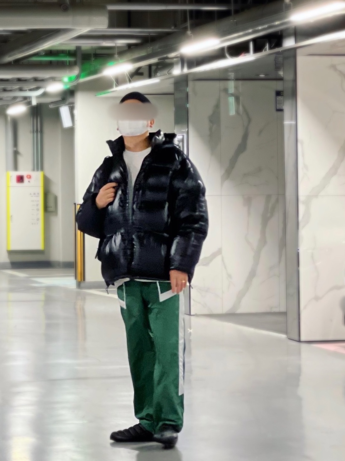 Supreme Featherweight Down Jacket Black - 21FW 착용 스타일 - 2