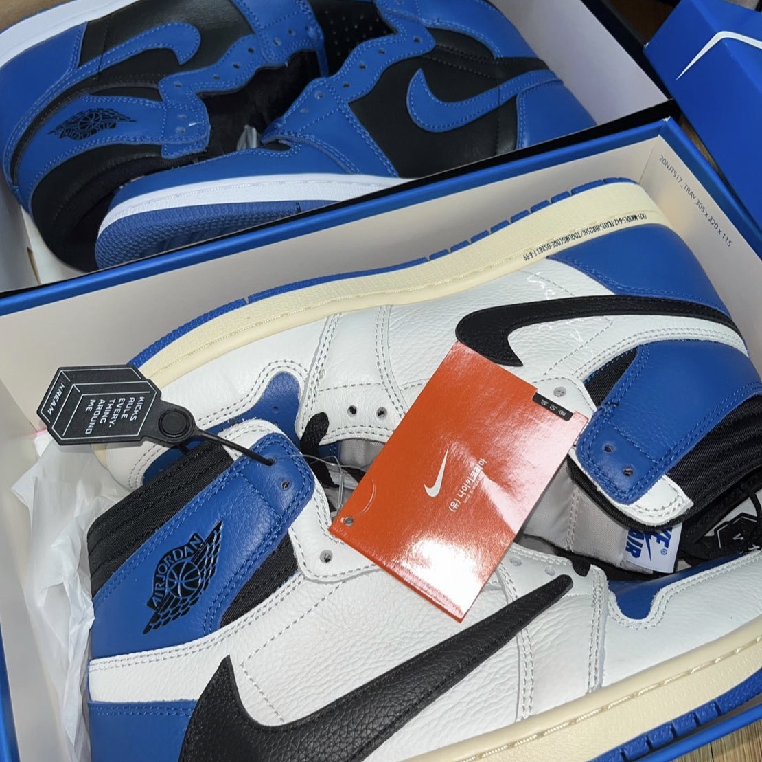 Jordan 1 x Travis Scott x Fragment Retro High OG SP Military Blue 착용 스타일