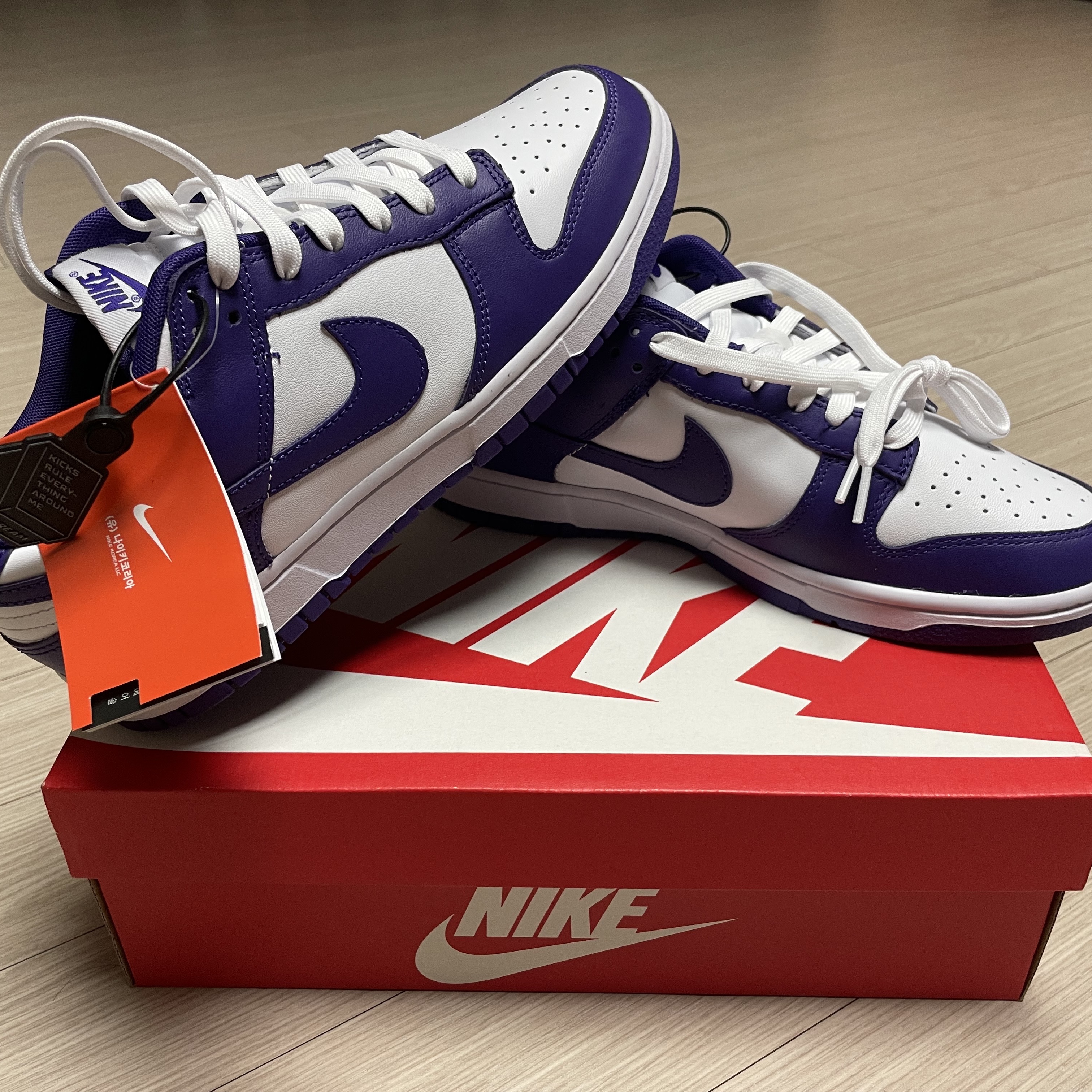 Nike Dunk Low Retro Championship Court Purple, Jordan 1 Low OG Starfish 착용 스타일 - 1