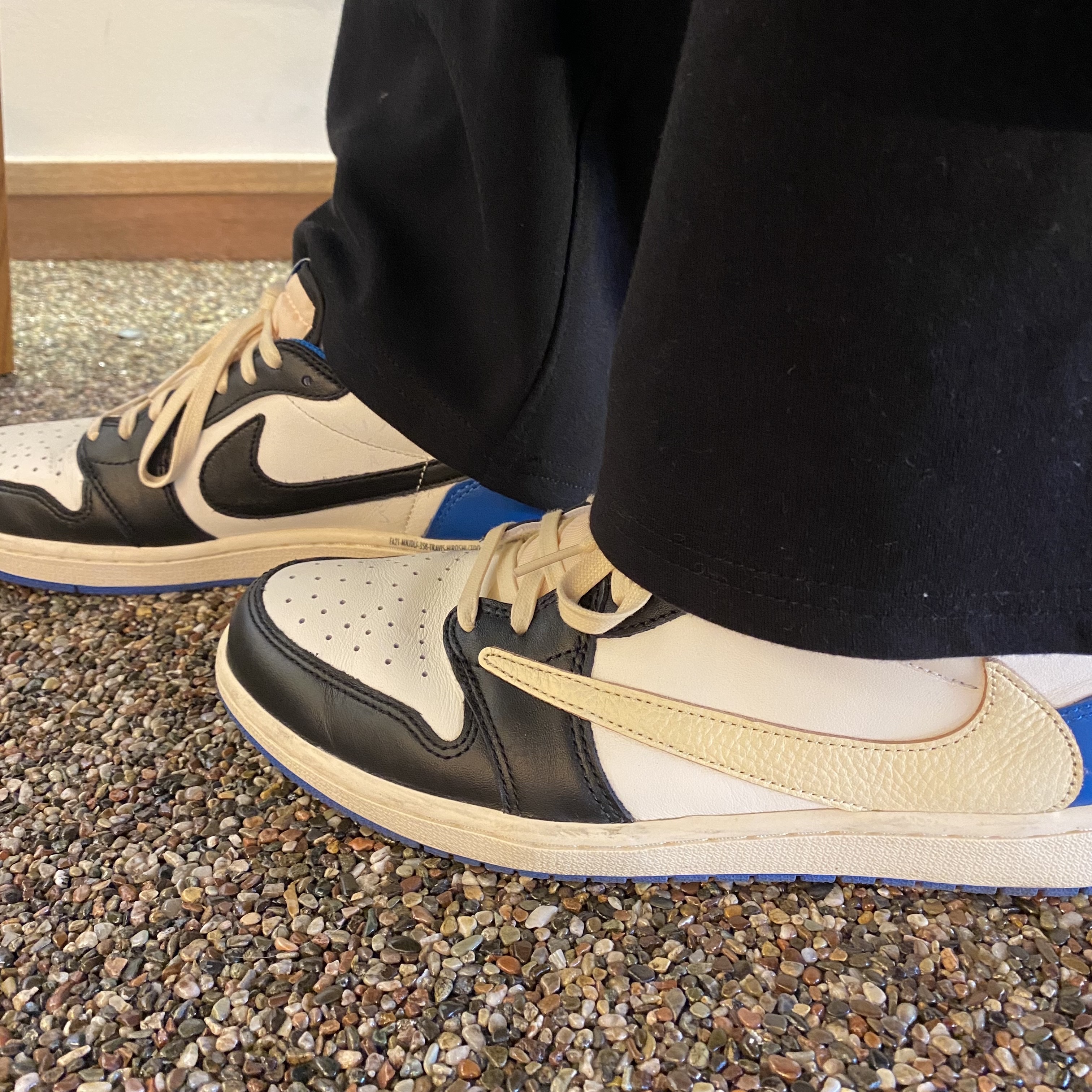 Jordan 1 x Travis Scott x Fragment Retro Low OG SP Military Blue 착용 스타일