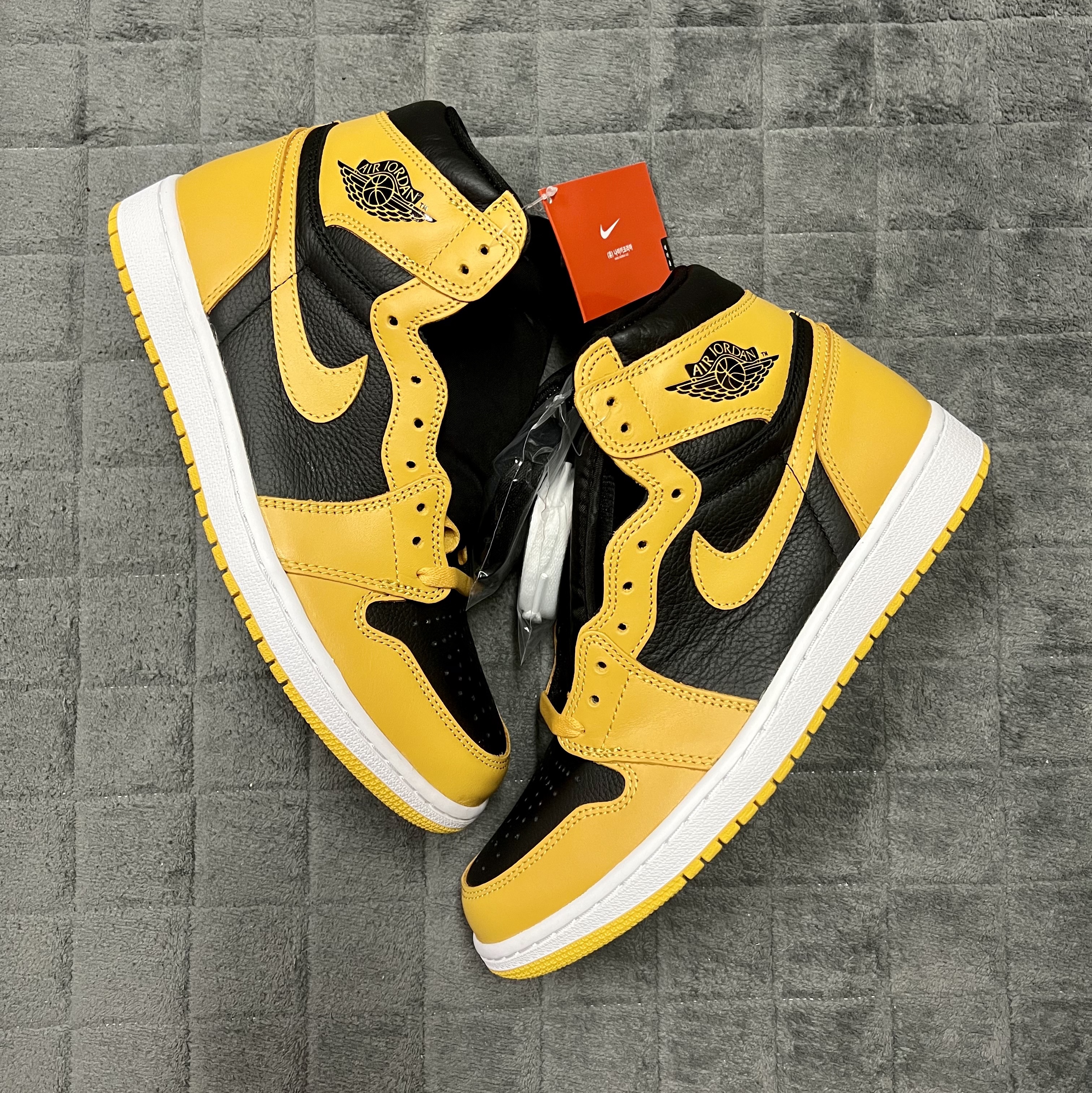 Jordan 1 Retro High OG Pollen 착용 스타일