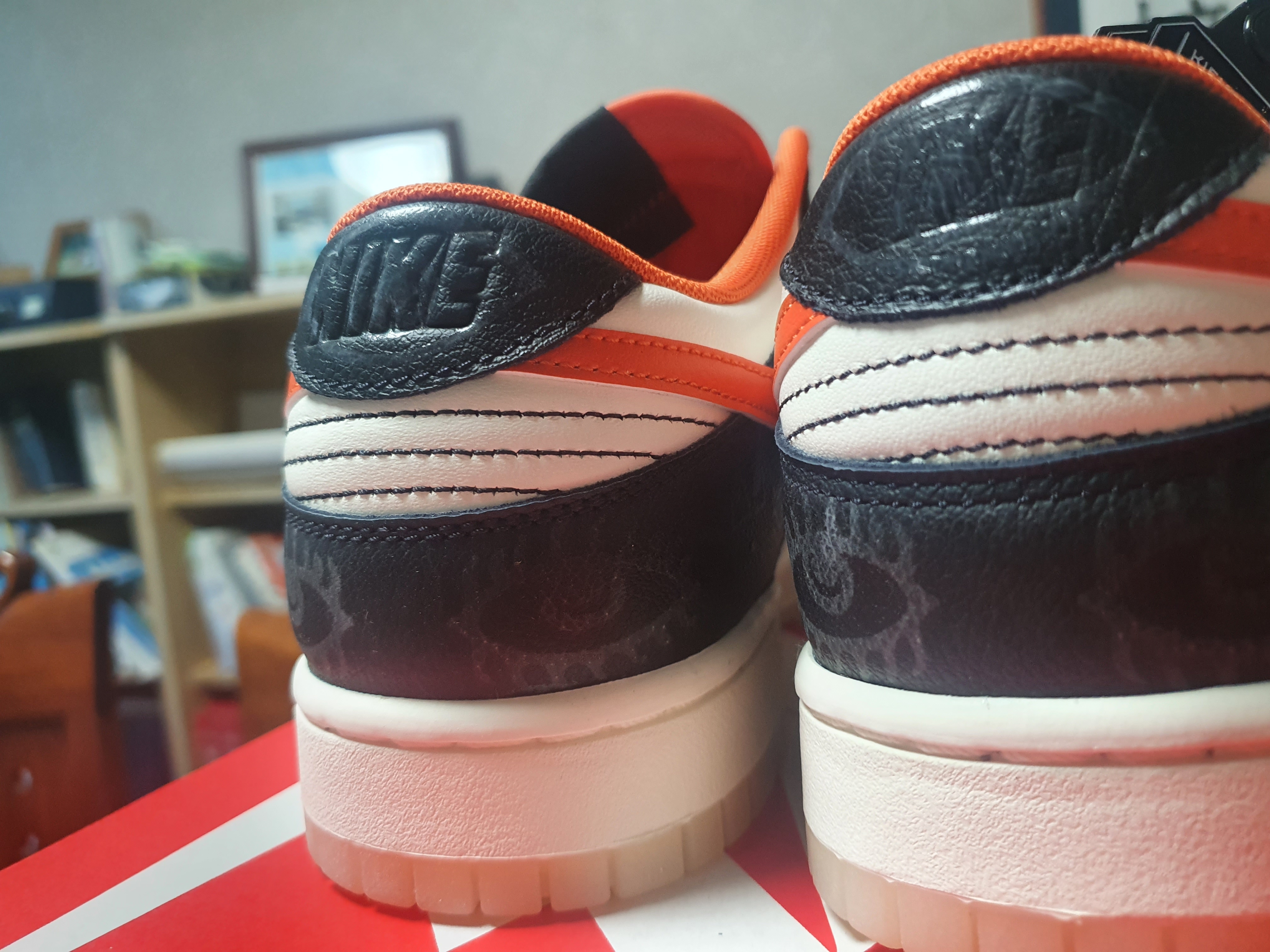 Nike Dunk Low Retro PRM Halloween 착용 스타일 - 3