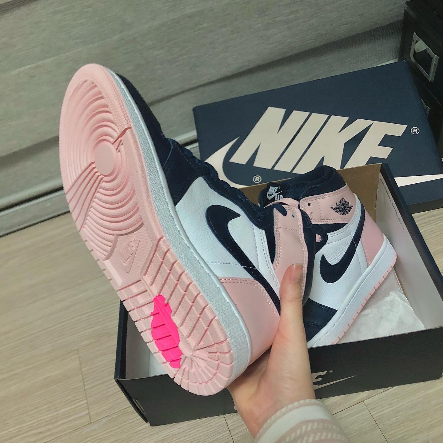 (W) Jordan 1 Retro High OG Atmosphere 착용 스타일 - 3