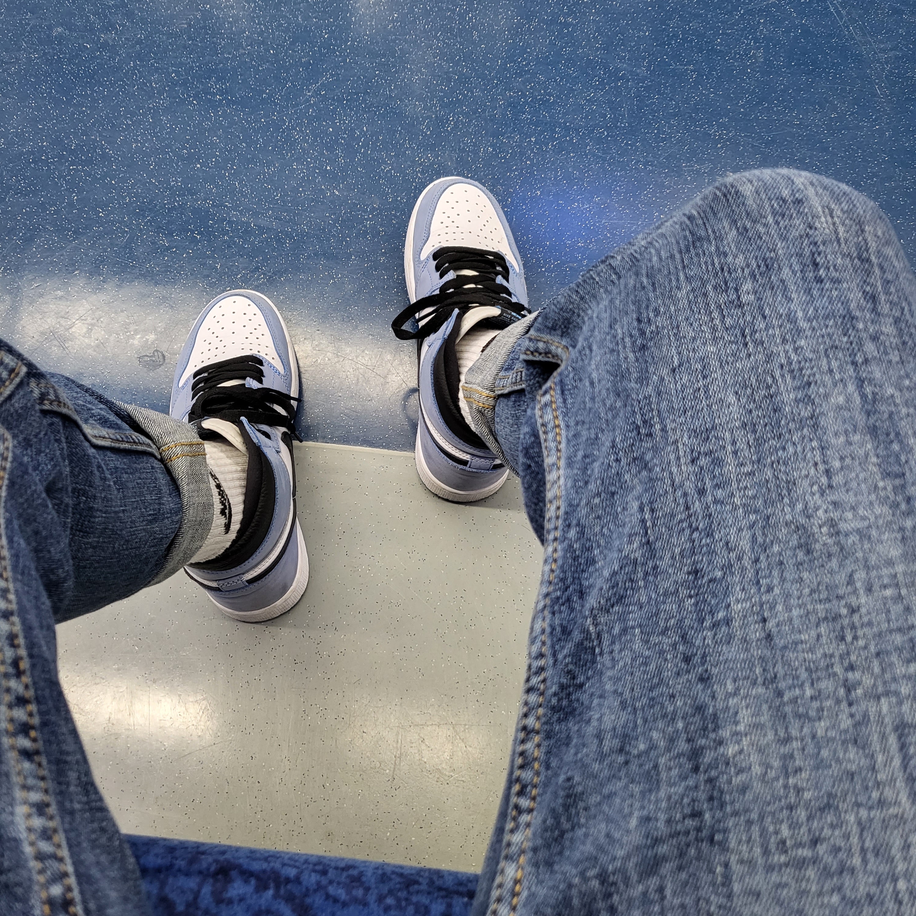 Jordan 1 Retro High OG University Blue 착용 스타일
