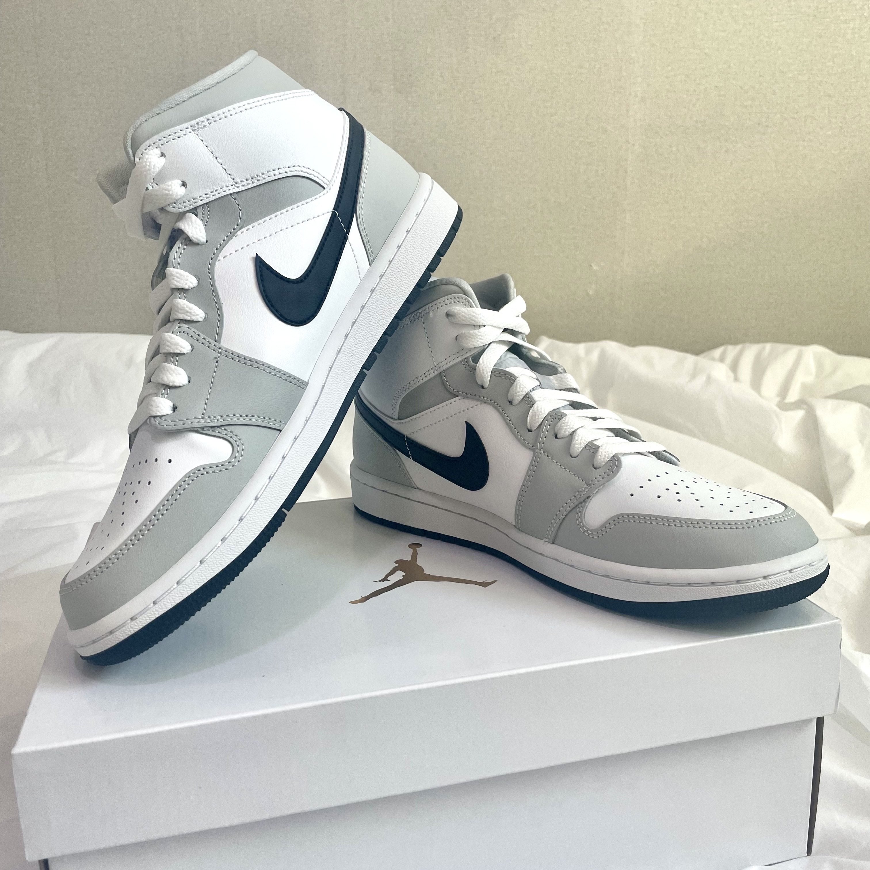 (W) Jordan 1 Mid Grey Fog 착용 스타일