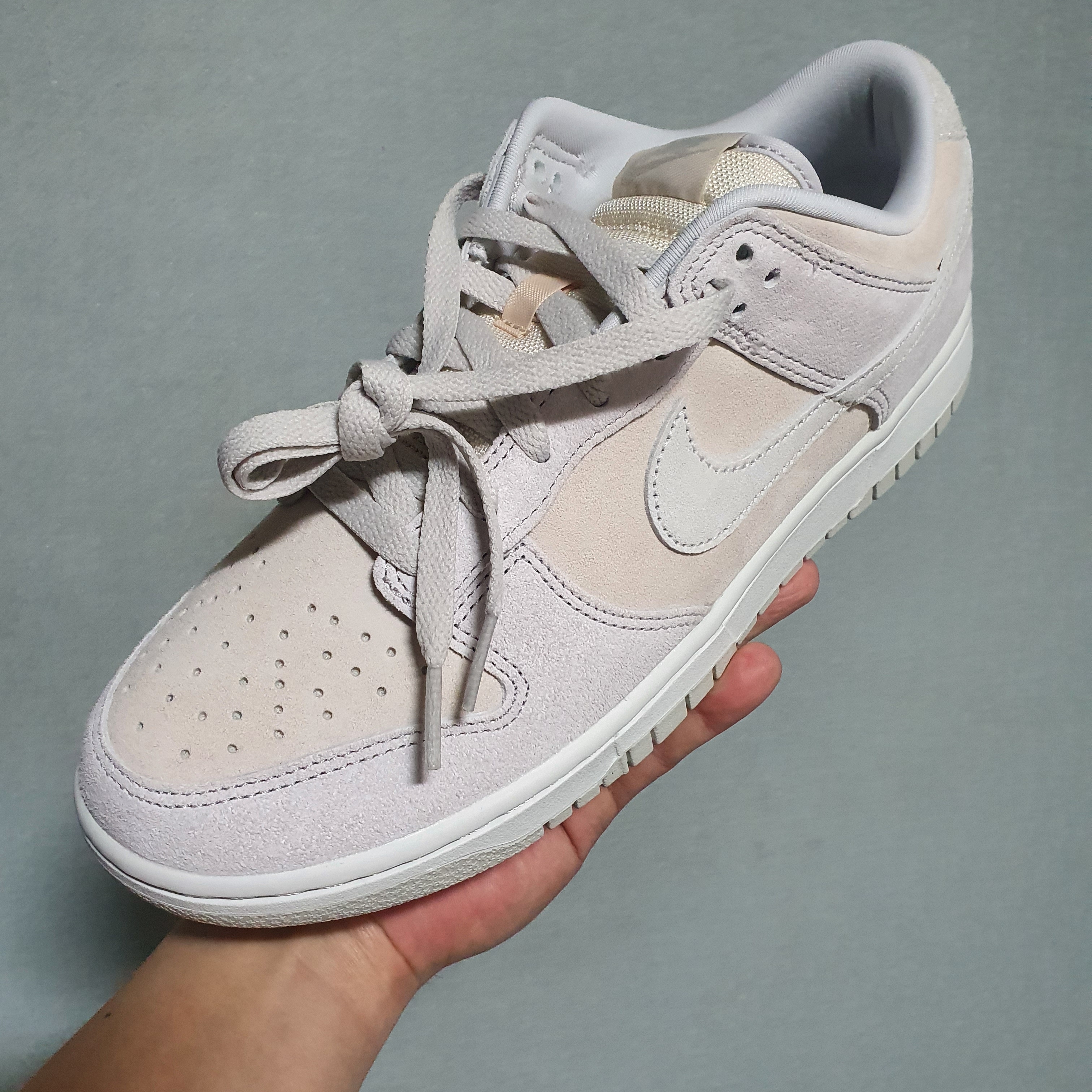 Nike Dunk Low Retro PRM Vast Grey 착용 스타일 - 1