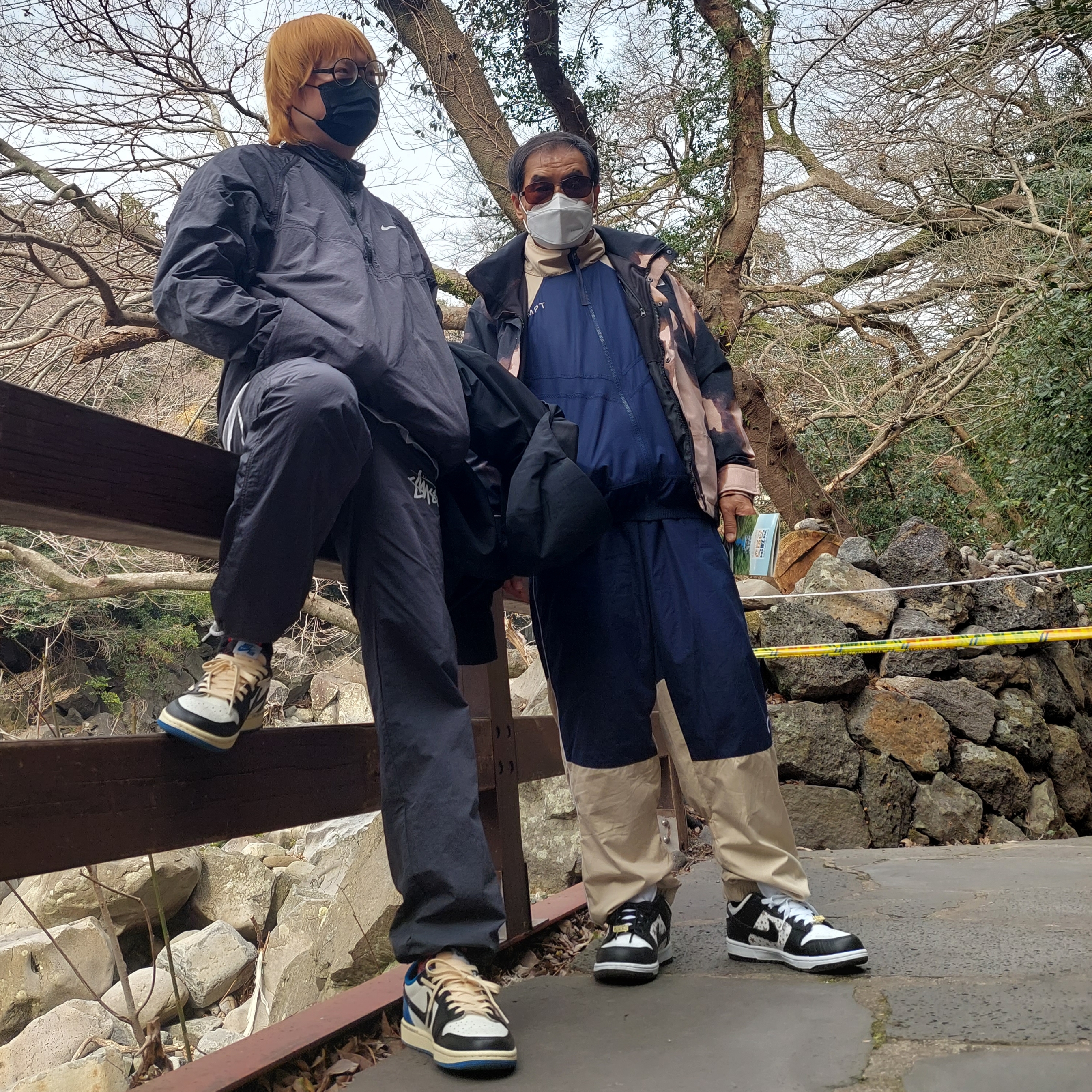Nike x Stussy Windrunner Jacket Off Noir, Nike x Stussy Beach Pants Off Noir 착용 스타일