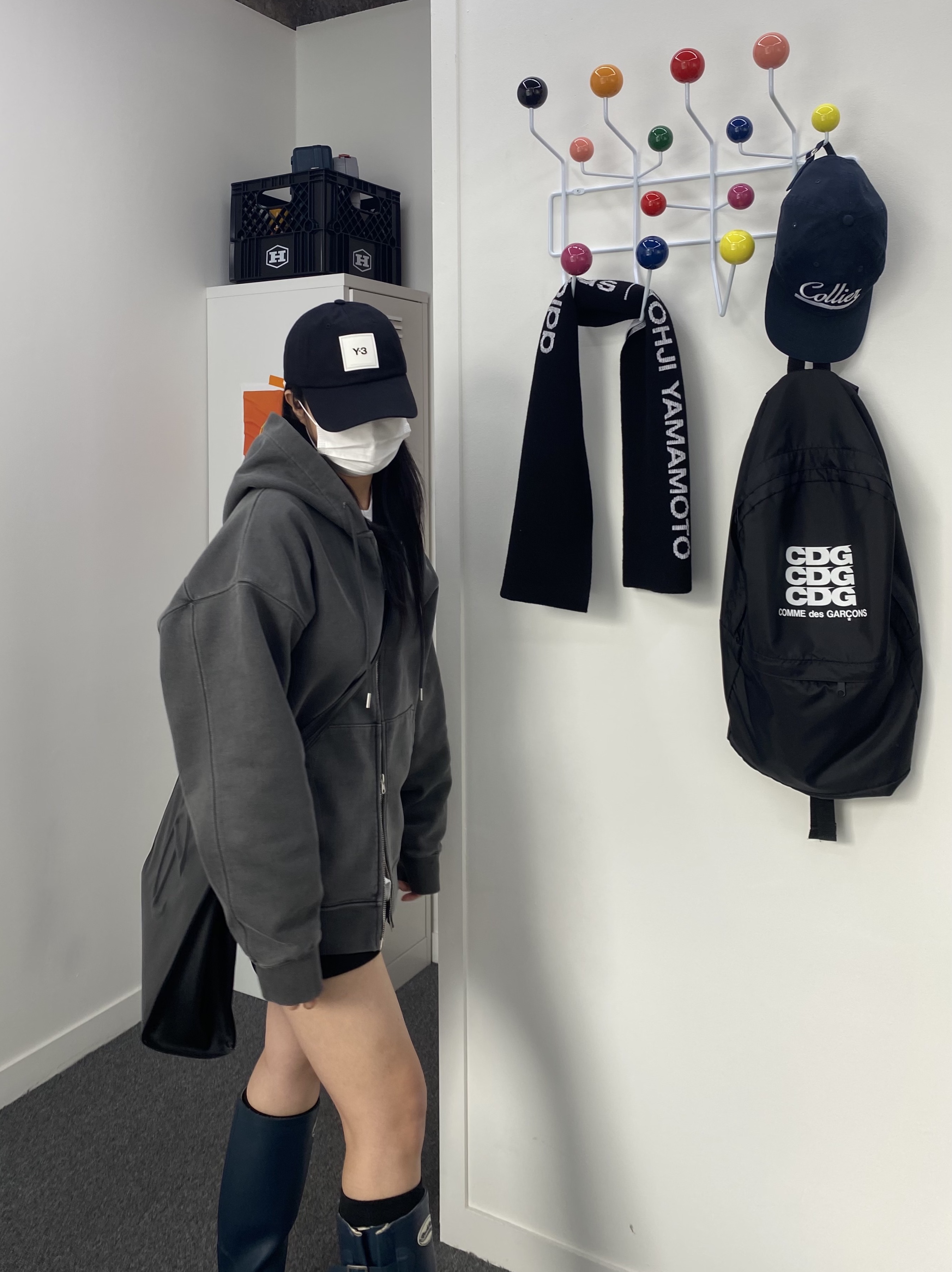 Telfar Medium Shopping Bag Black 착용 스타일