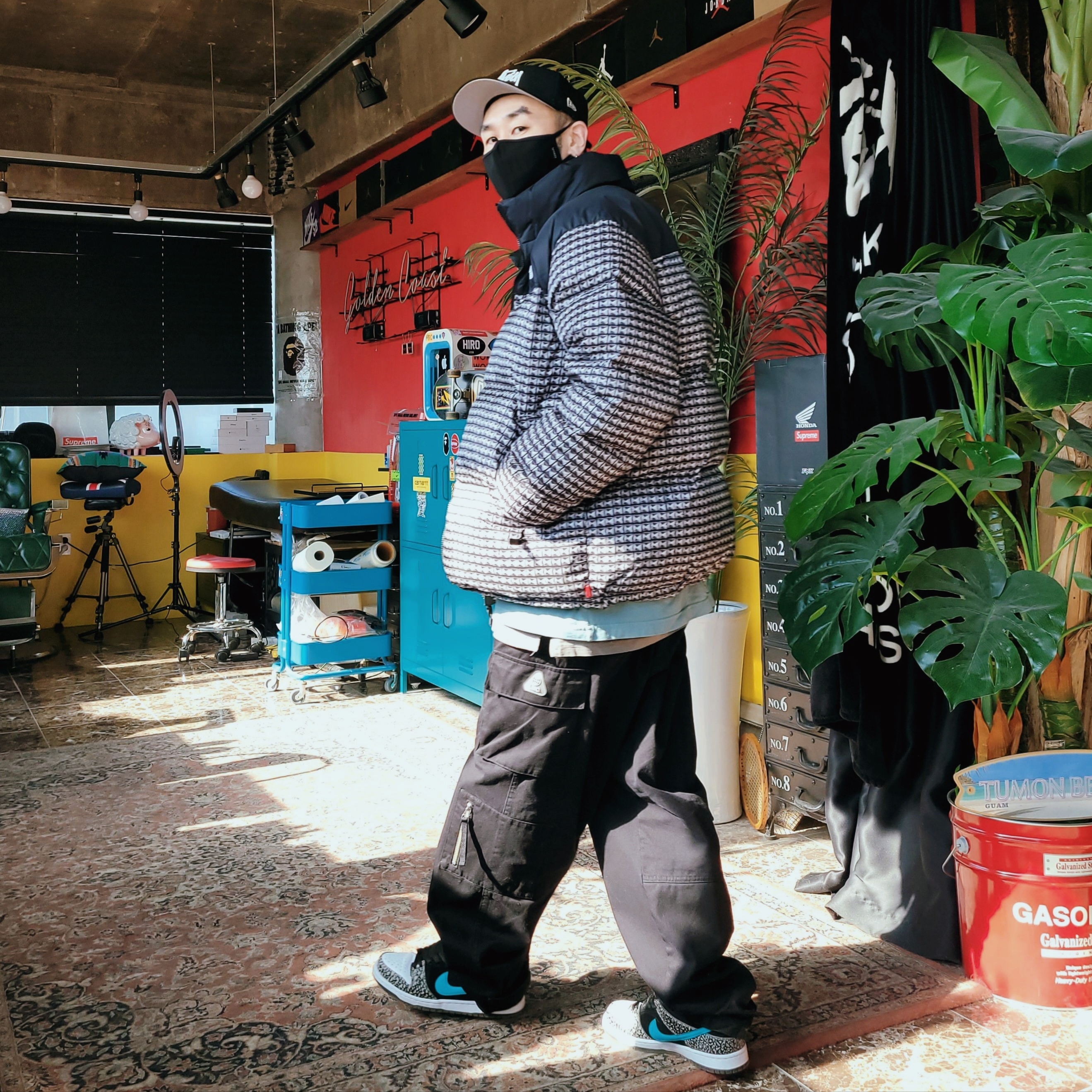 Supreme x The North Face Studded Nuptse Jacket Black - 21SS, Nike SB Dunk Low Pro Clear Jade 착용 스타일