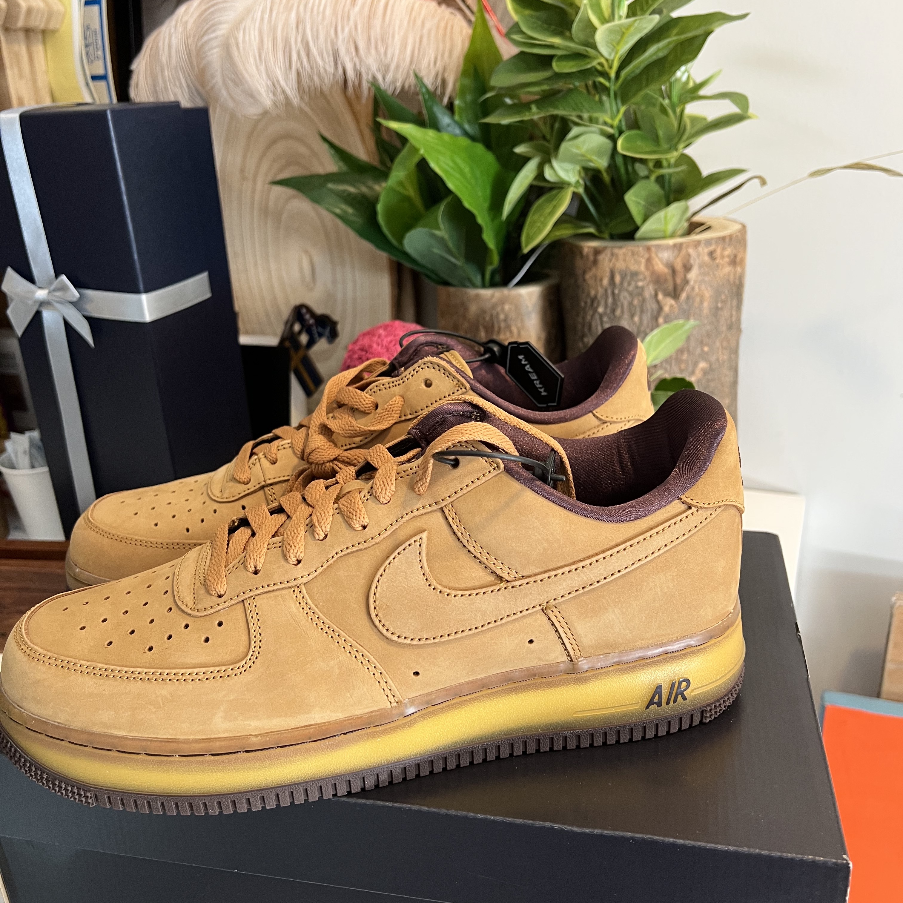 Nike Air Force 1 Low Retro SP Wheat Mocha 착용 스타일 - 2
