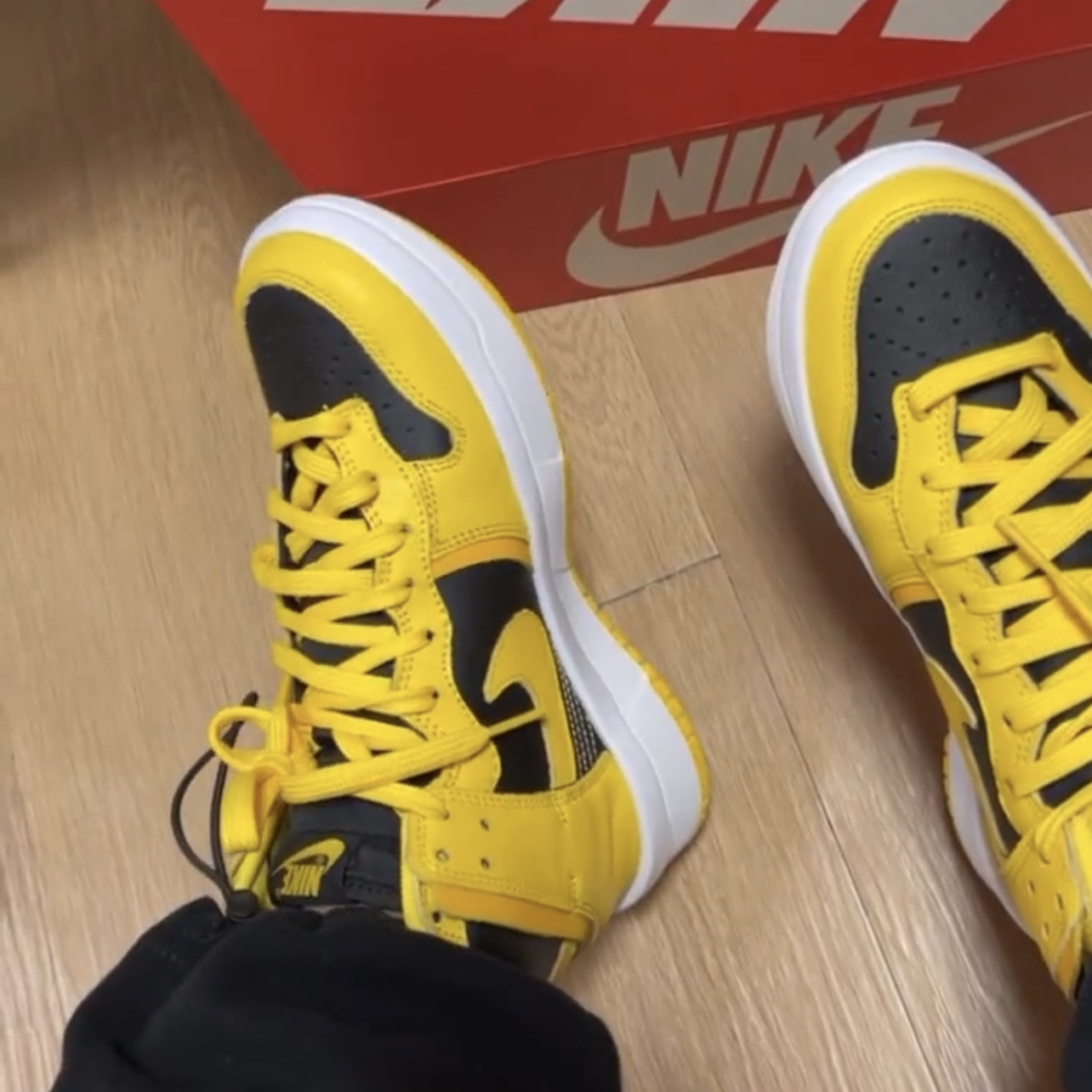 (W) Nike Dunk High Up Black and Varsity Maize 착용 스타일