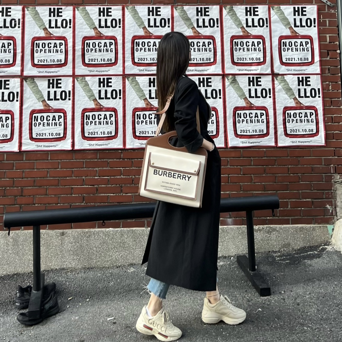 Gucci Rhyton Leather Sneakers Logo, (W) Gucci Rhyton Leather Sneakers Logo 착용 스타일 - 1