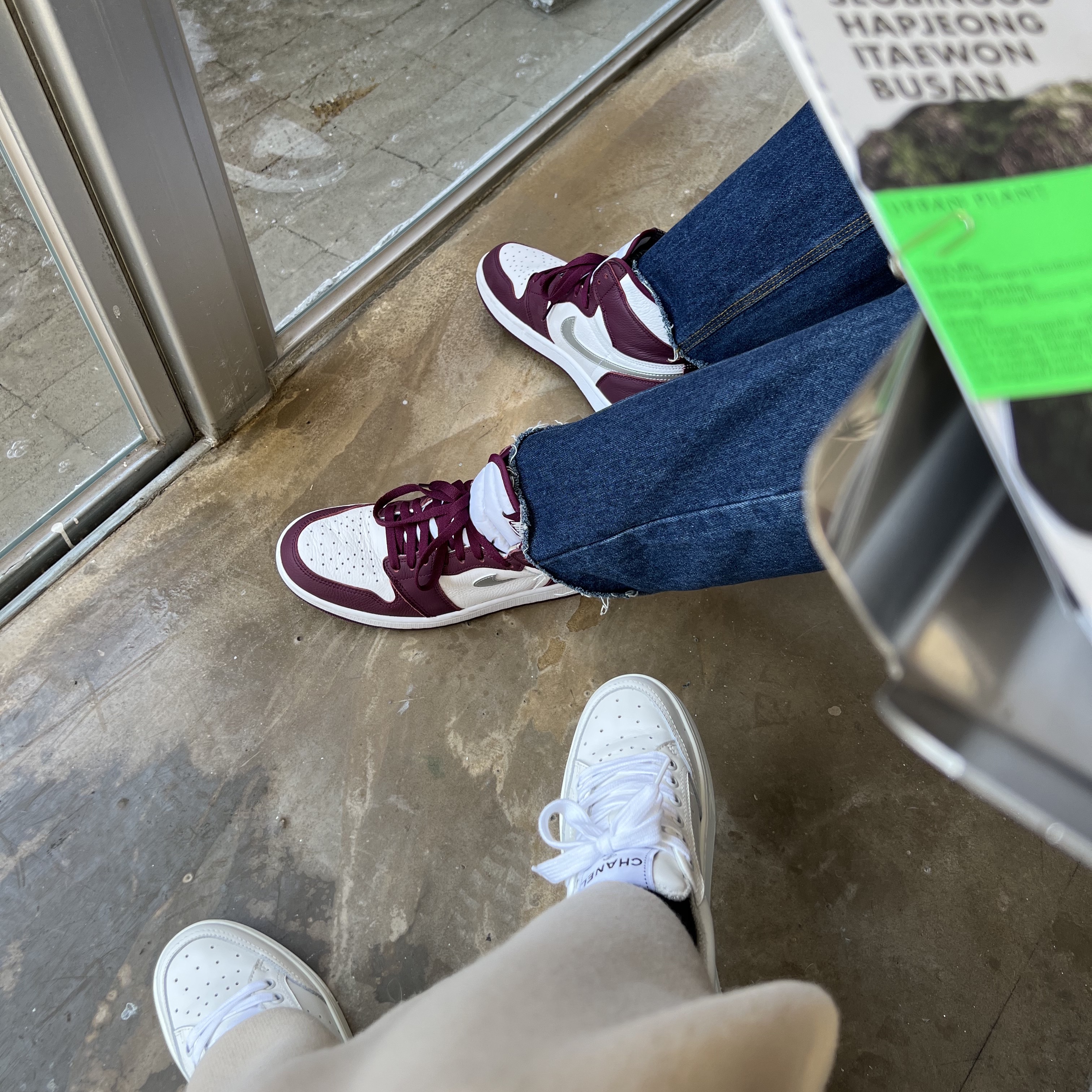 Jordan 1 Retro High OG Bordeaux 착용 스타일