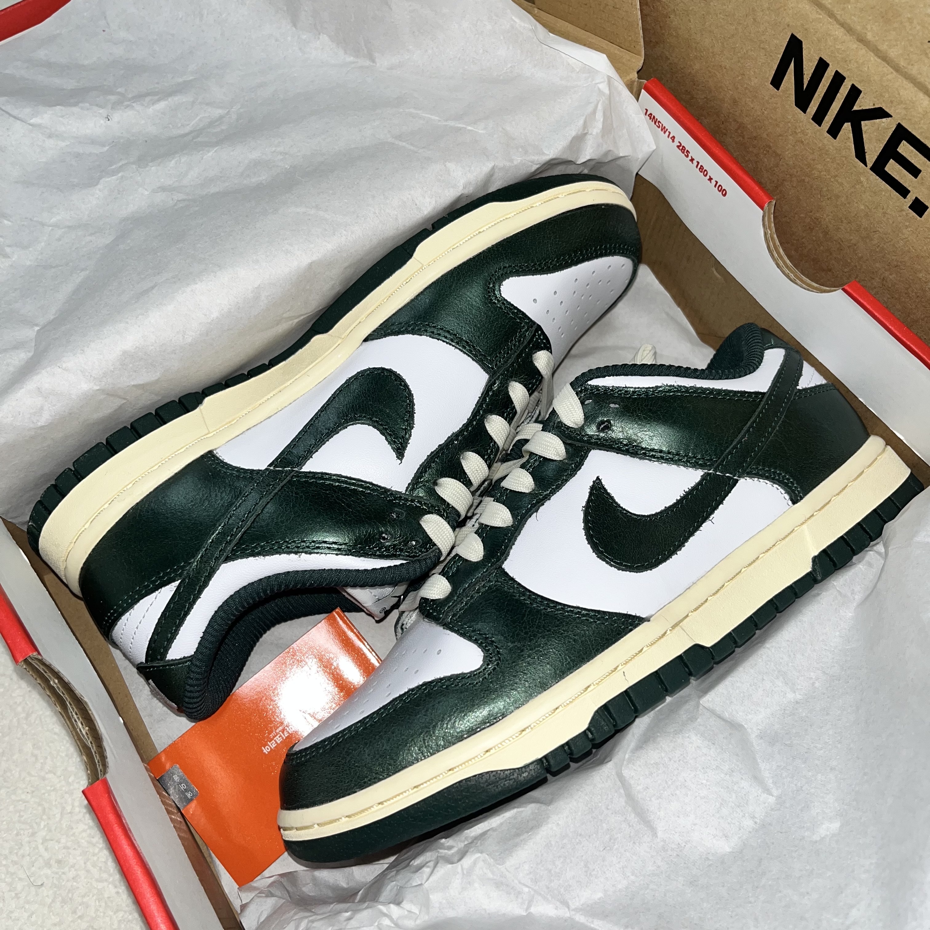 (W) Nike Dunk Low Vintage Green 착용 스타일