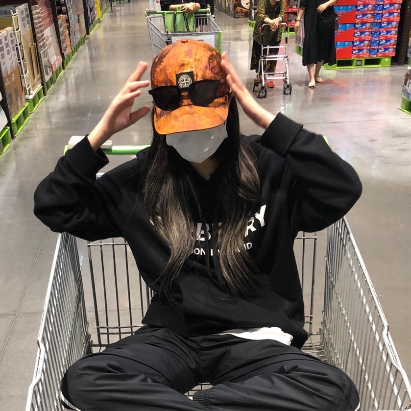 Supreme x Stone Island Painted Camo Nylon 6-Panel Coral - 20FW 착용 스타일