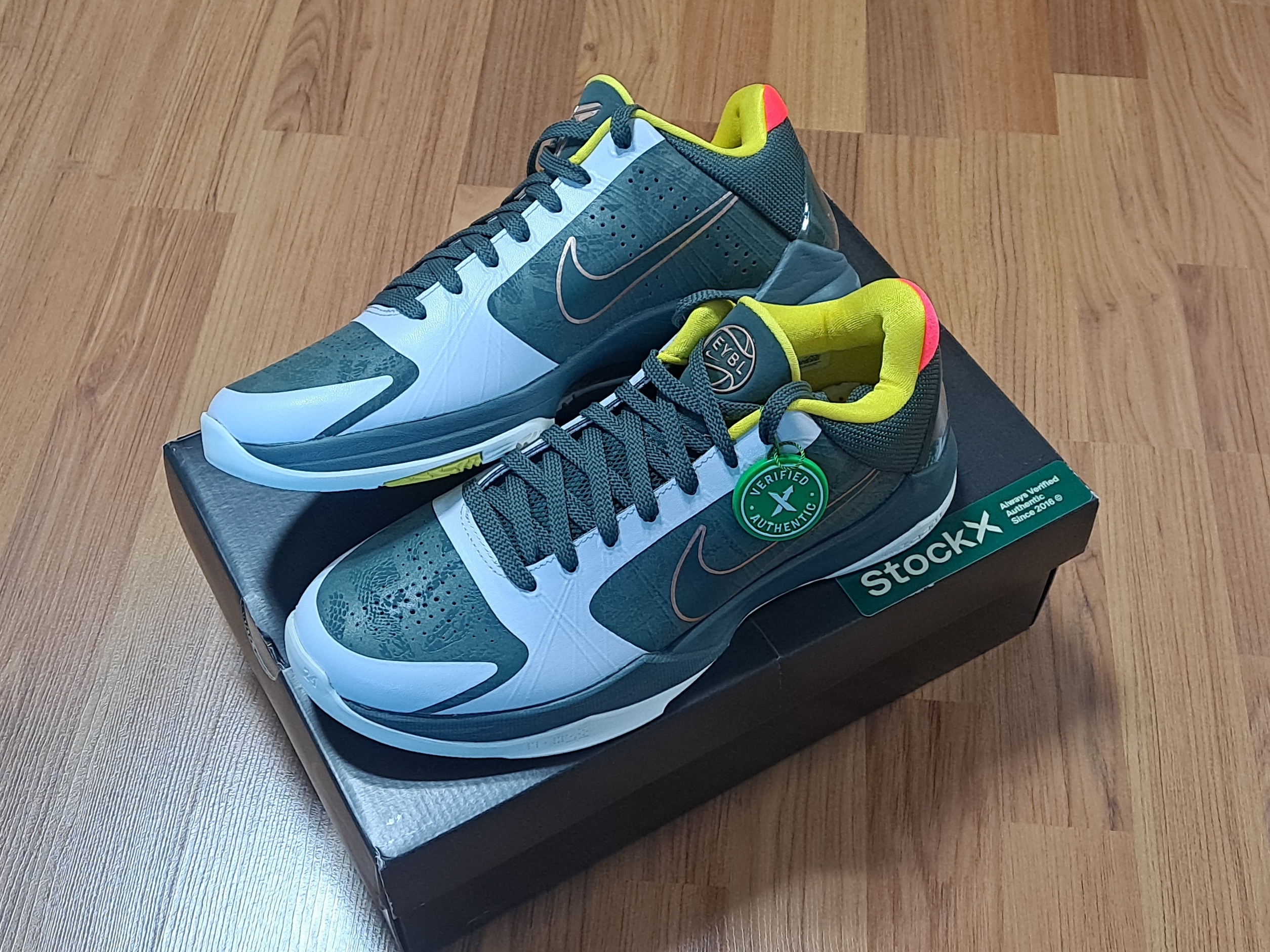 Nike Kobe 5 Protro EYBL Forest Green 착용 스타일 - 2