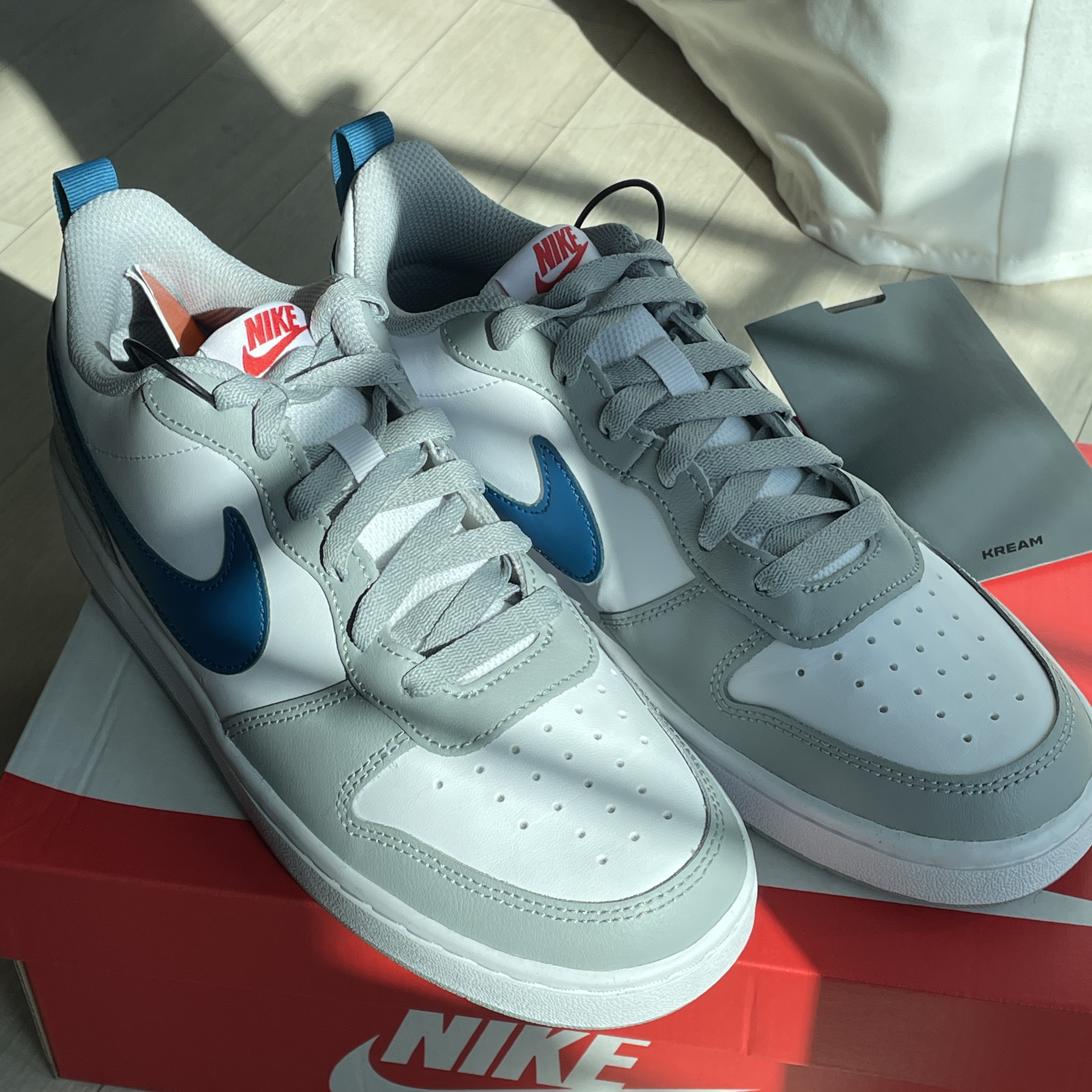 (GS) Nike Court Borough Low 2 Light Smoke Grey 착용 스타일