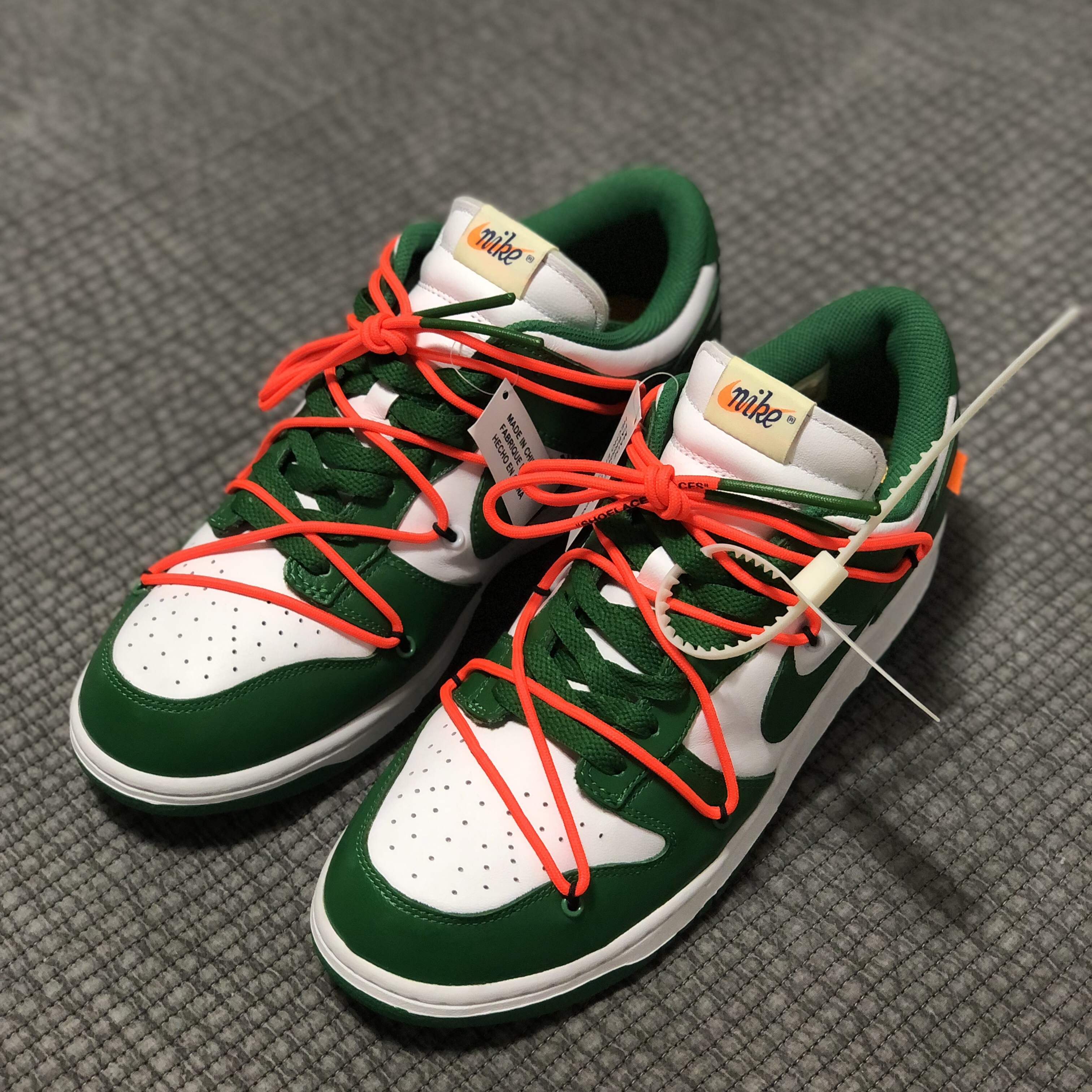 Nike x Off-White Dunk Low Pine Green 착용 스타일