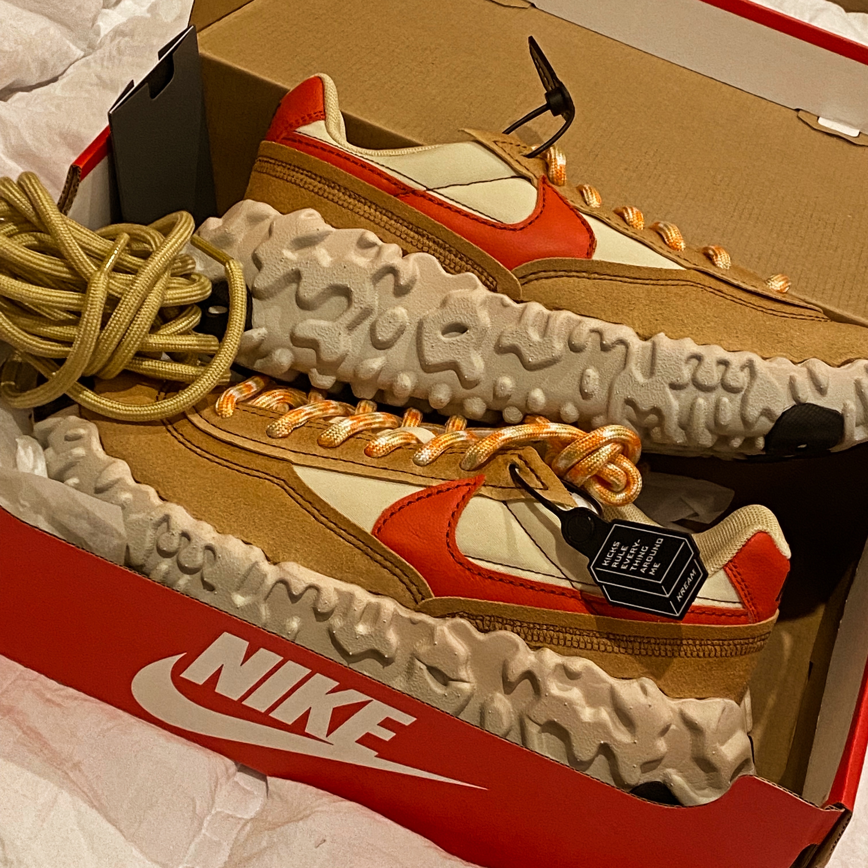 Nike Overbreak SP Fossil 착용 스타일