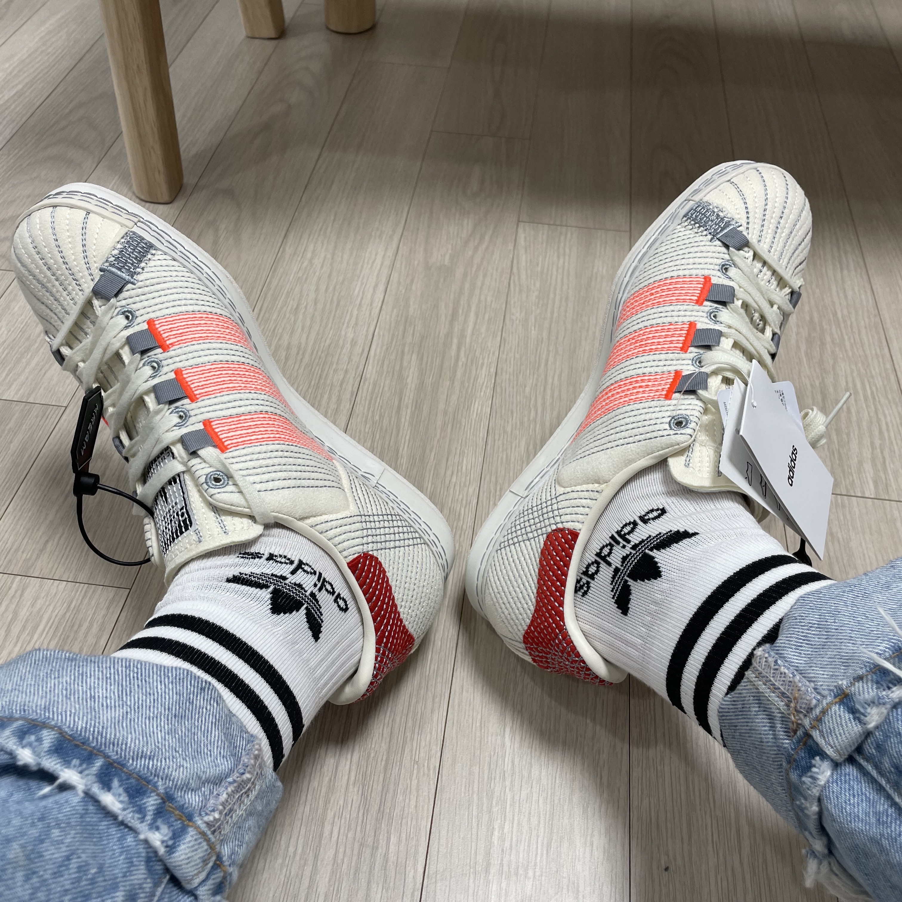 Adidas x Craig Green Superstar Off White 착용 스타일 - 2