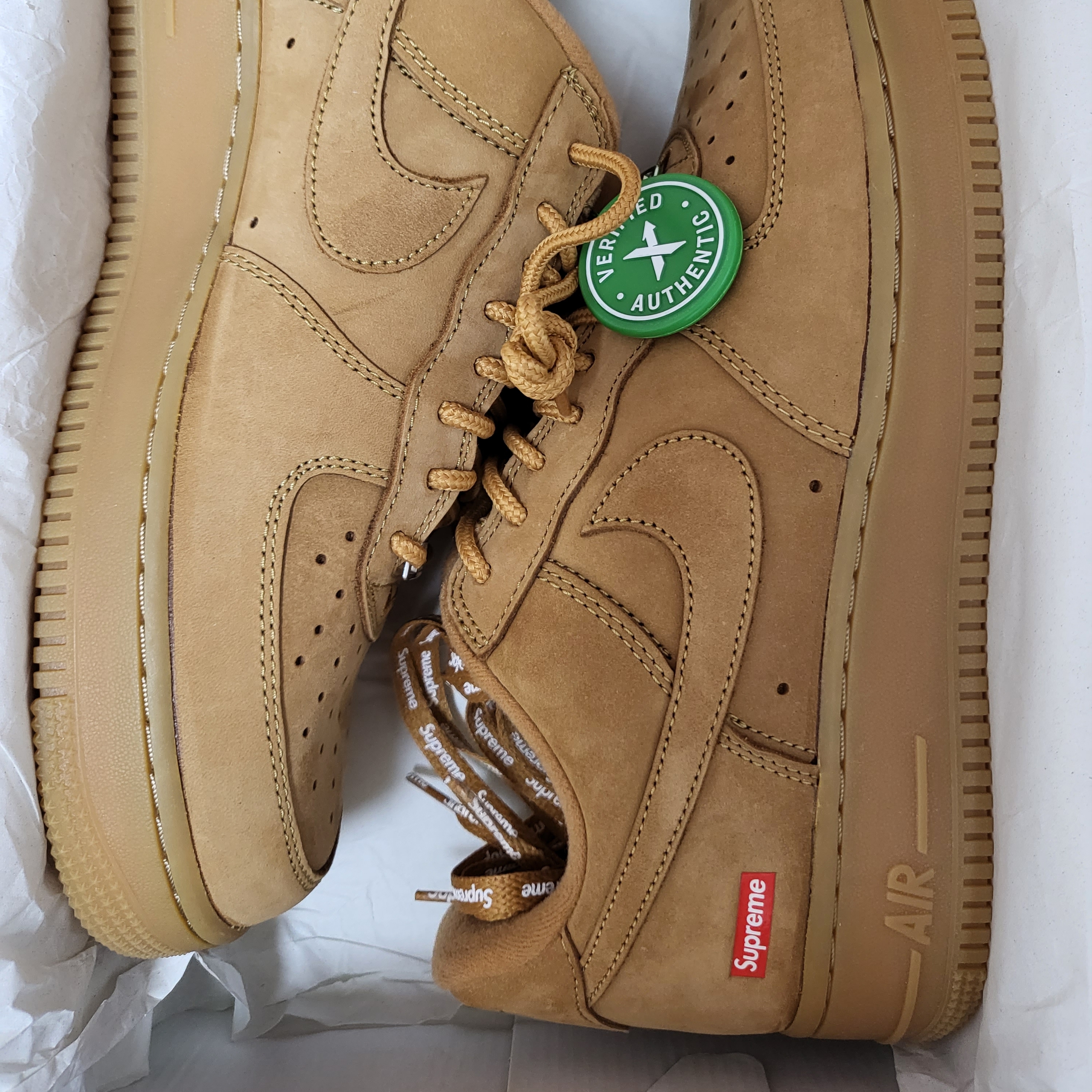 Nike x Supreme Air Force 1 Low Flax 착용 스타일