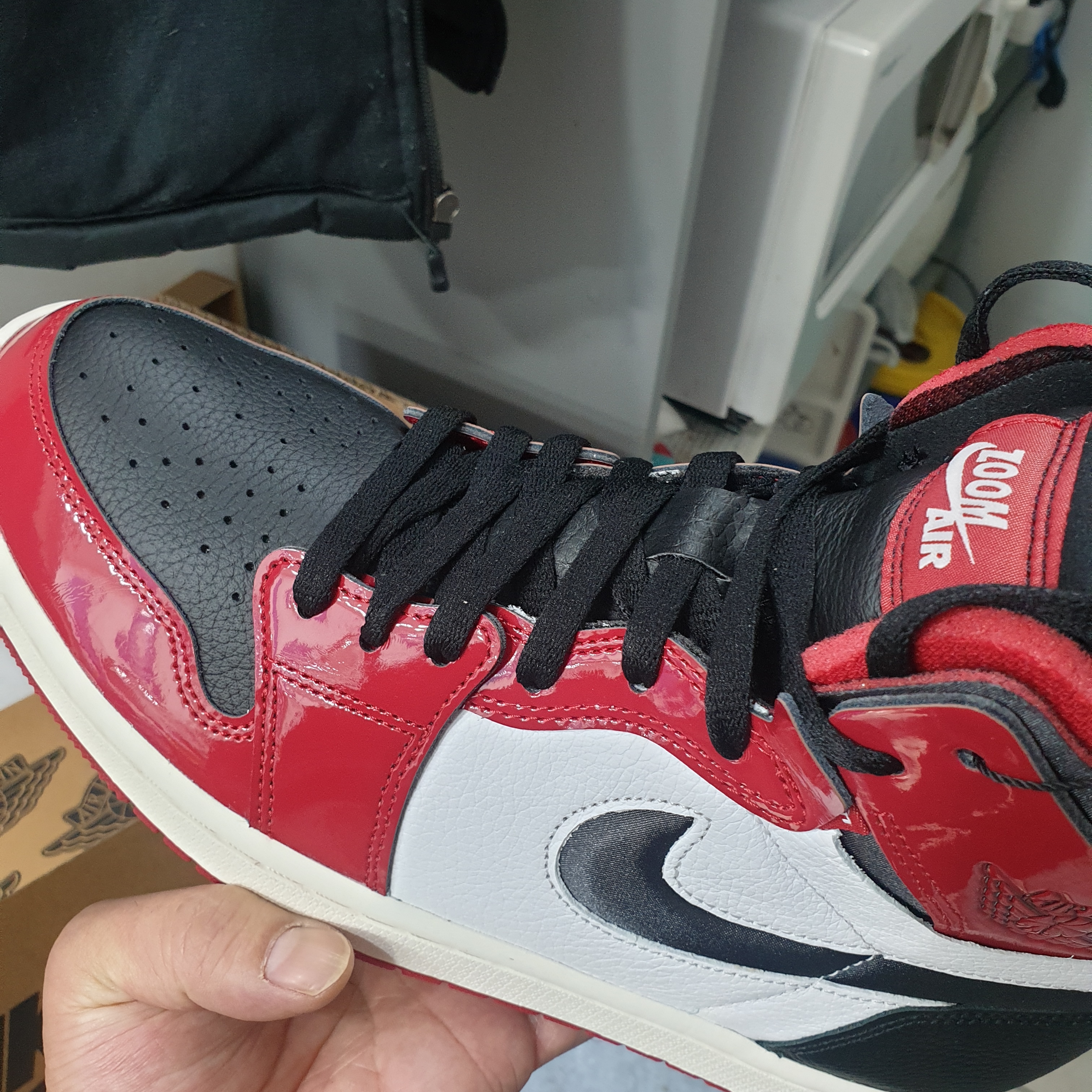 (W) Jordan 1 Zoom Air CMFT Gym Red Black 착용 스타일 - 2