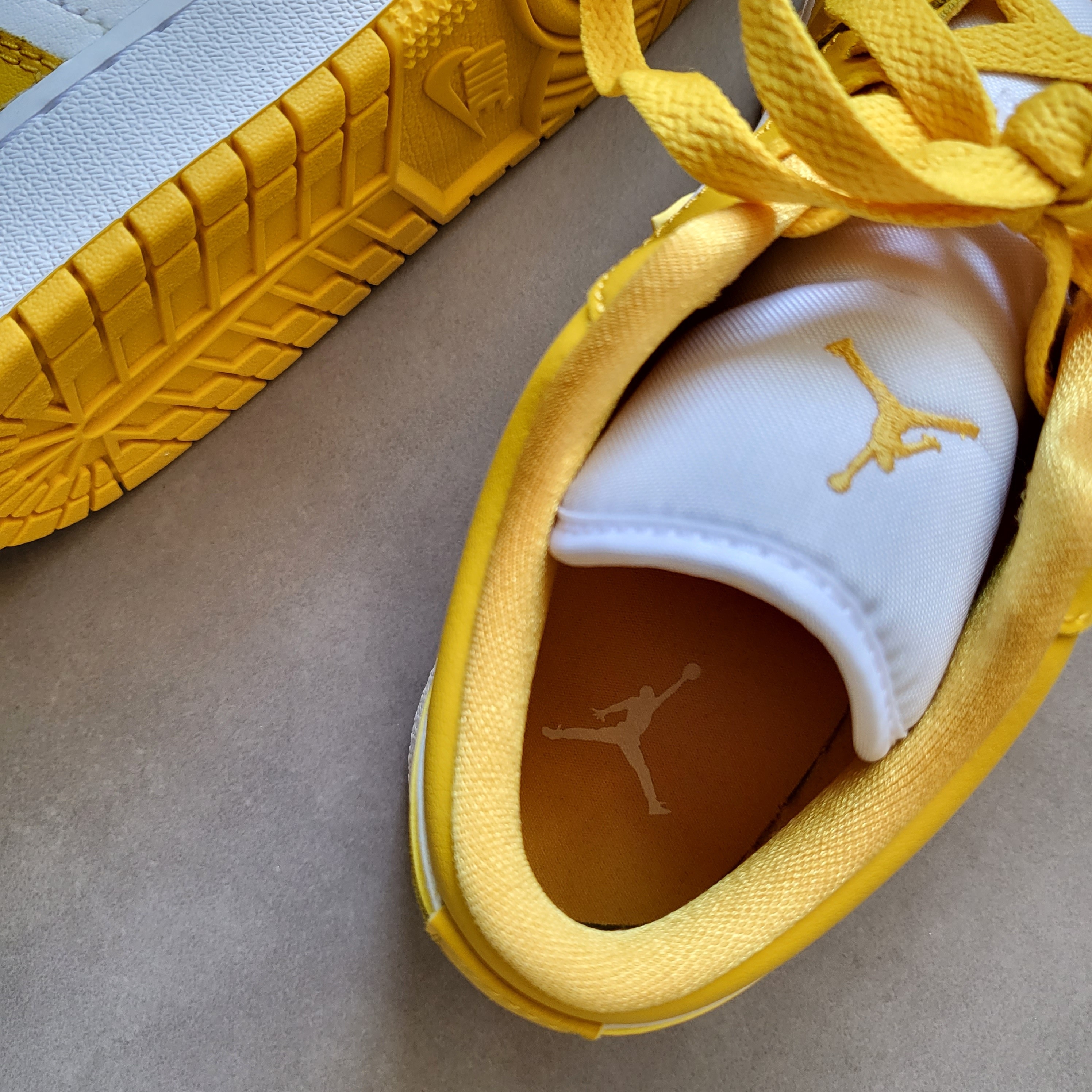 (GS) Jordan 1 Low Pollen 착용 스타일 - 2
