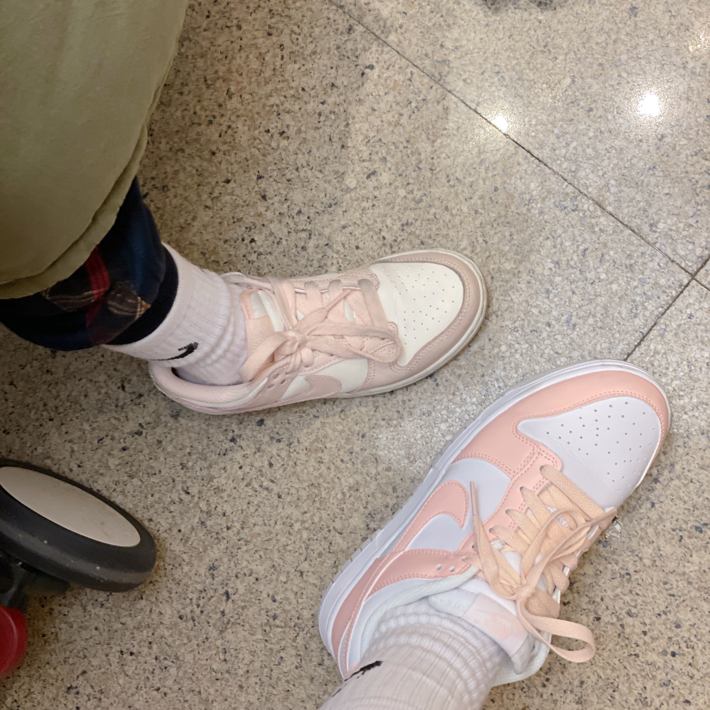 (PS) Nike Dunk Low Orange Pearl, (W) Nike Dunk Low Next Nature Pale Coral 착용 스타일