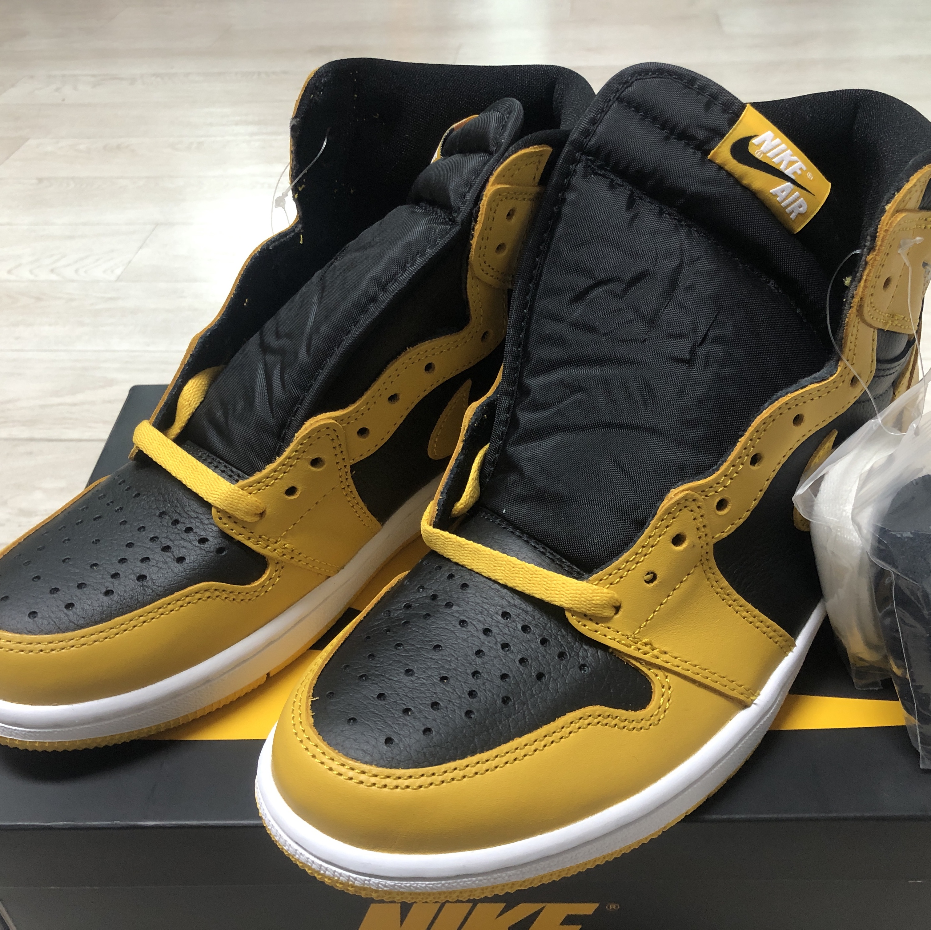 Jordan 1 Retro High OG Pollen 착용 스타일