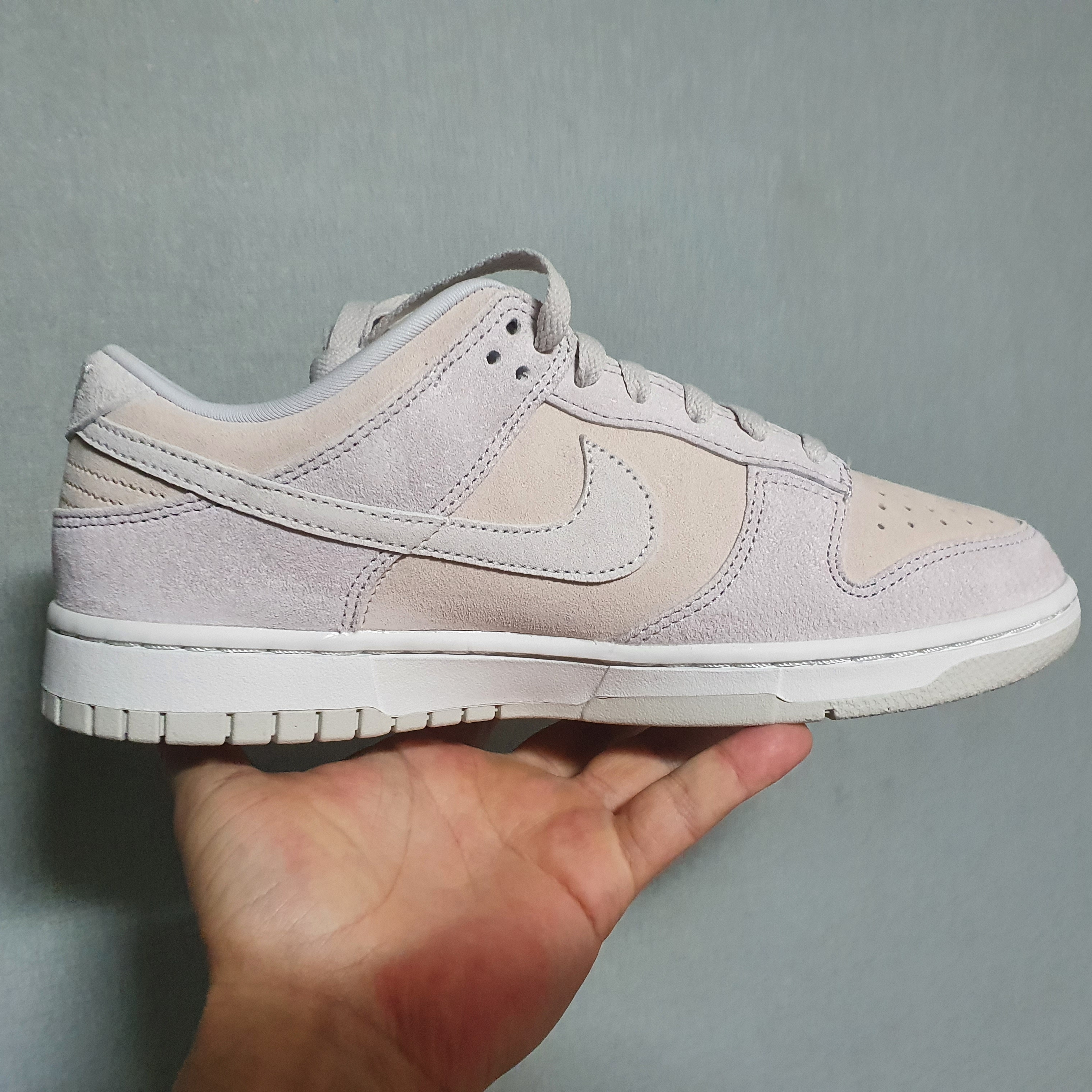 Nike Dunk Low Retro PRM Vast Grey 착용 스타일 - 3