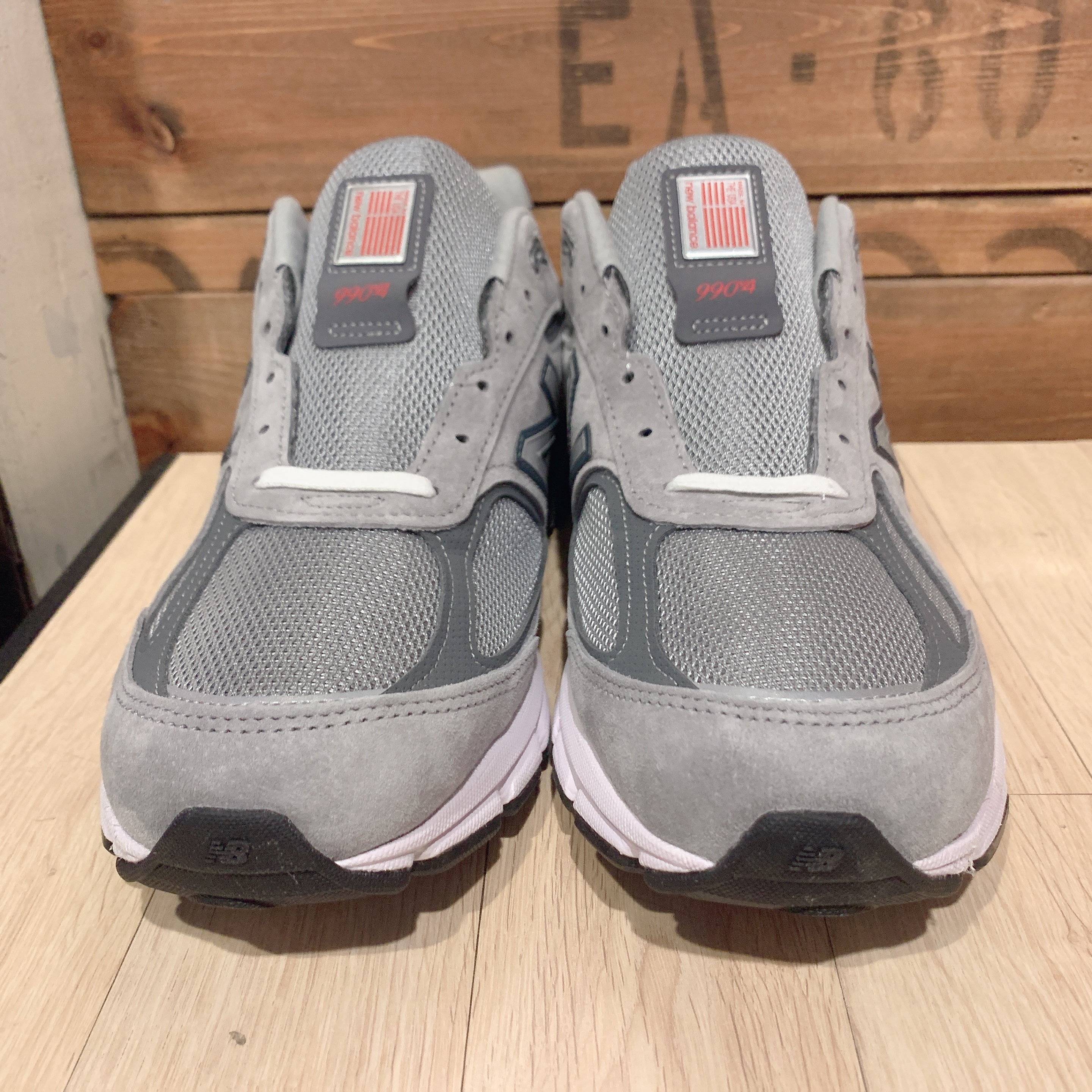 New Balance 990vs4 Made in USA Grey 착용 스타일 - 3