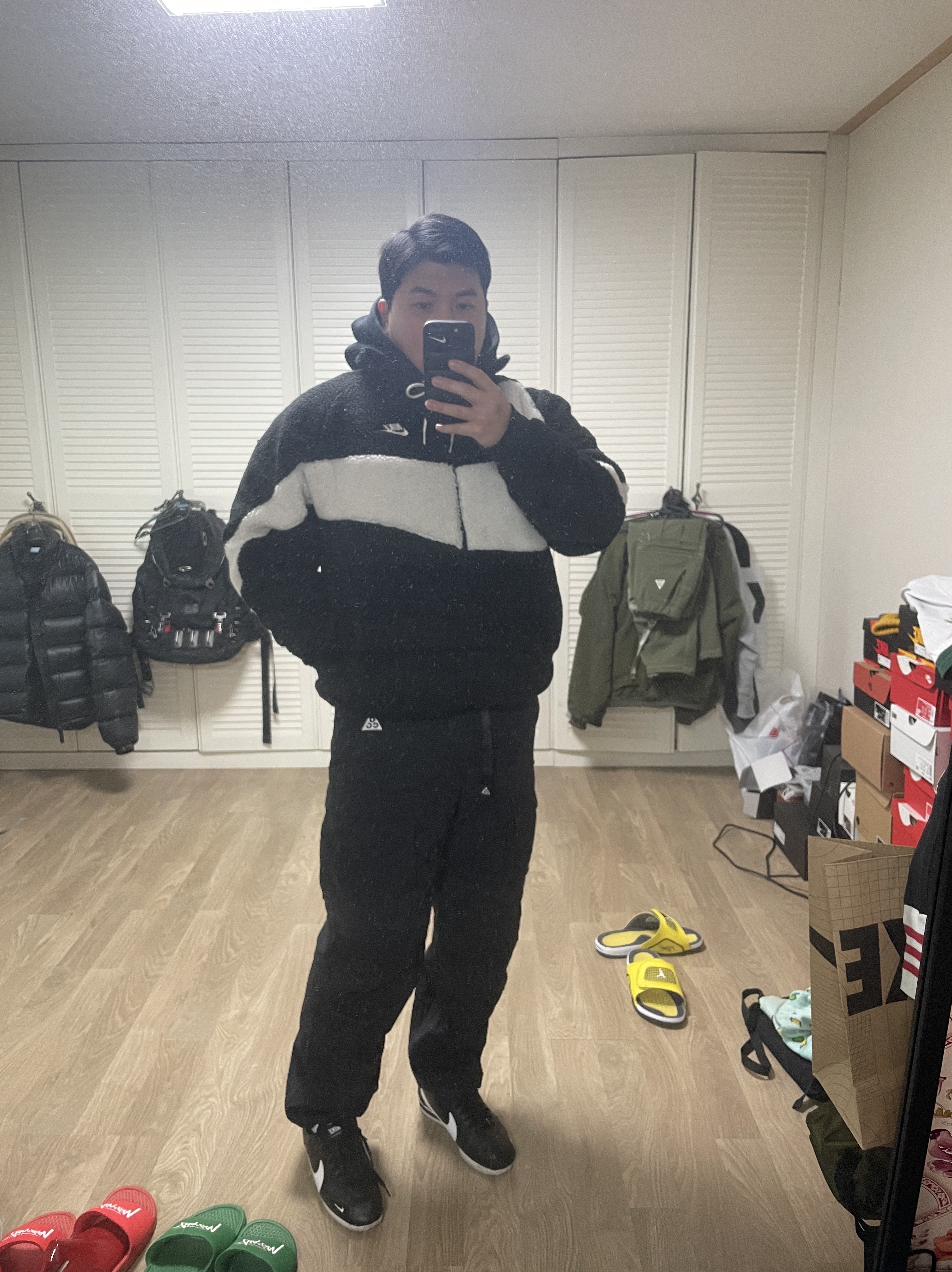 Nike NRG Solo Swoosh Fleece Hoodie Dark Grey Heather - Asia, Nike ACG Smith Summit Cargo Pants Medium Olive - US/EU 착용 스타일 - 2