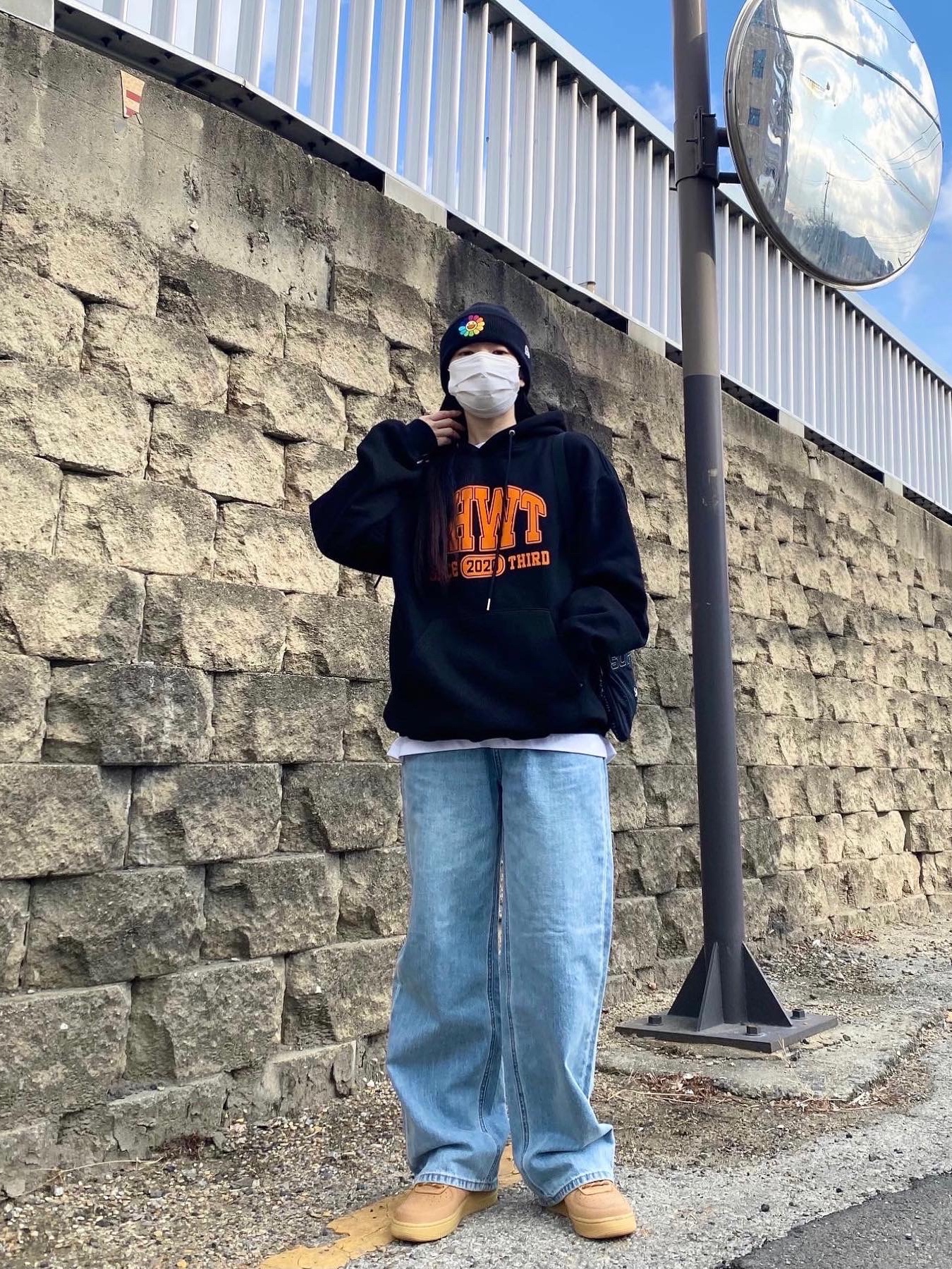 New Era x Murakami Takashi Ohana Beanie Black, Nike Air Force 1 '07 WB Flax 착용 스타일 - 1