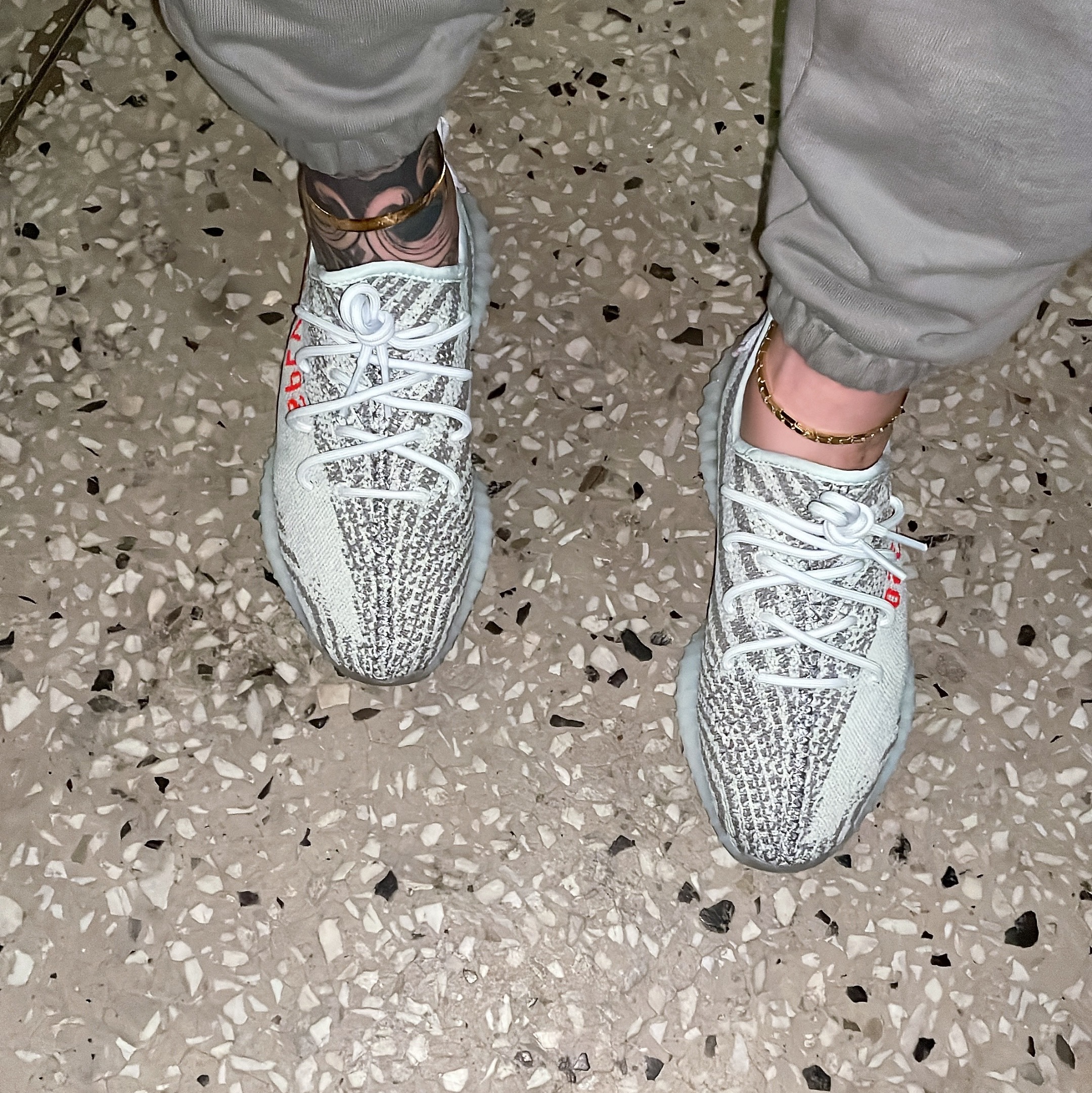 Adidas Yeezy Boost 350 V2 Blue Tint 2017 착용 스타일