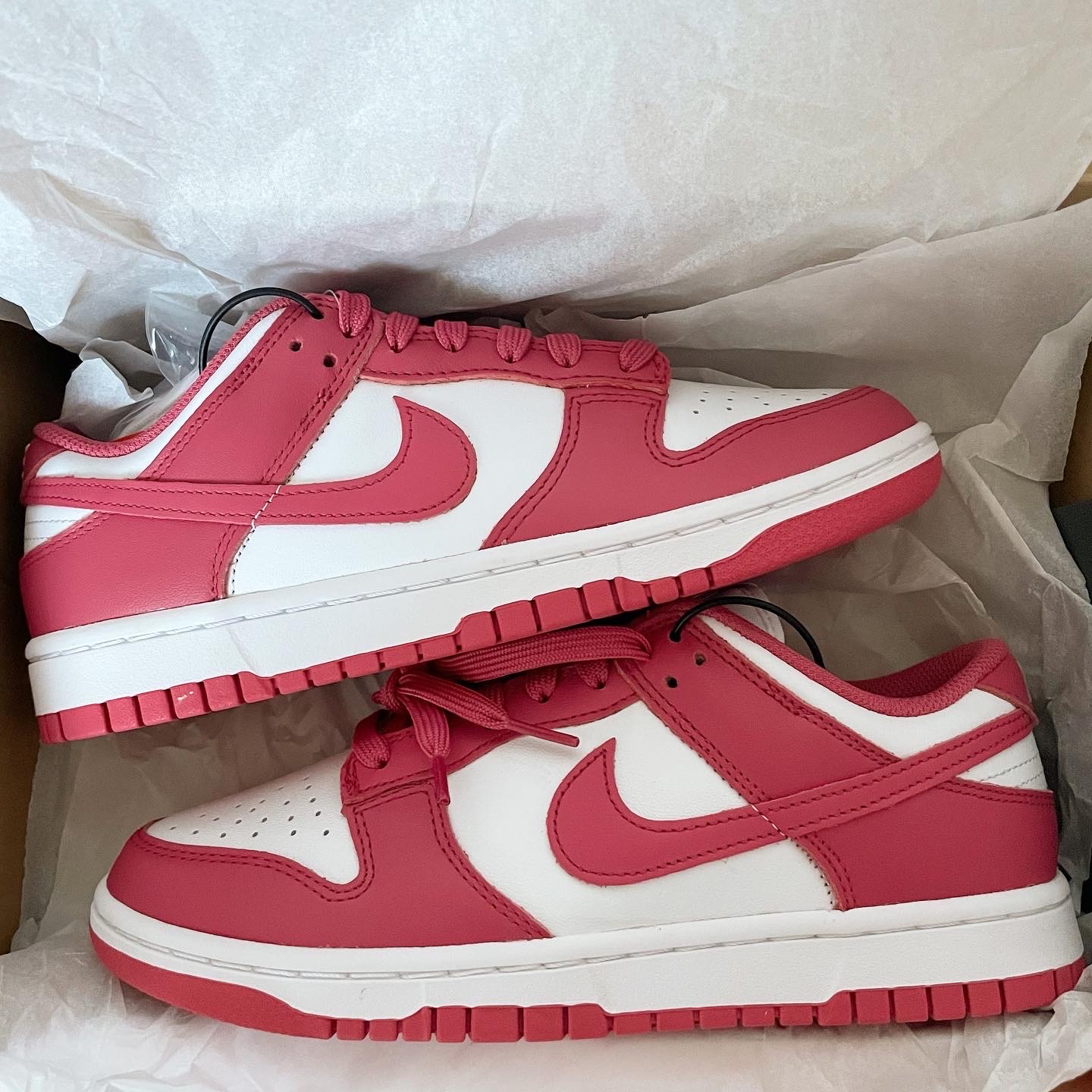 (W) Nike Dunk Low Archeo Pink 착용 스타일 - 2