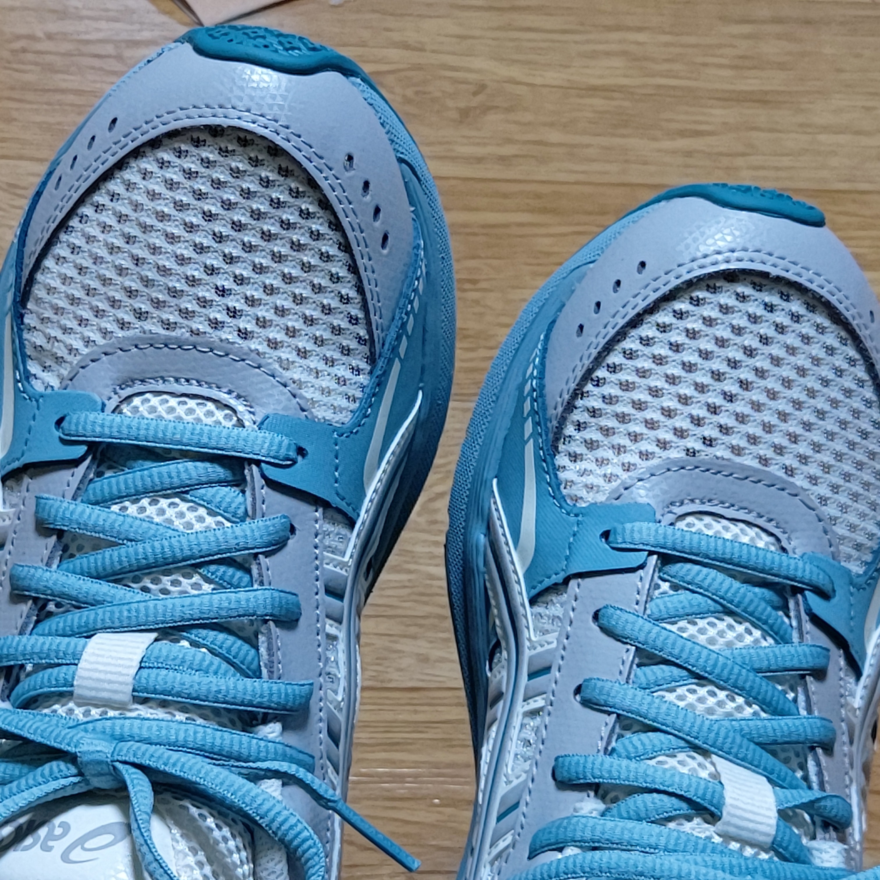 Asics Gel-Kyrios Cream Oyster Grey 착용 스타일 - 3