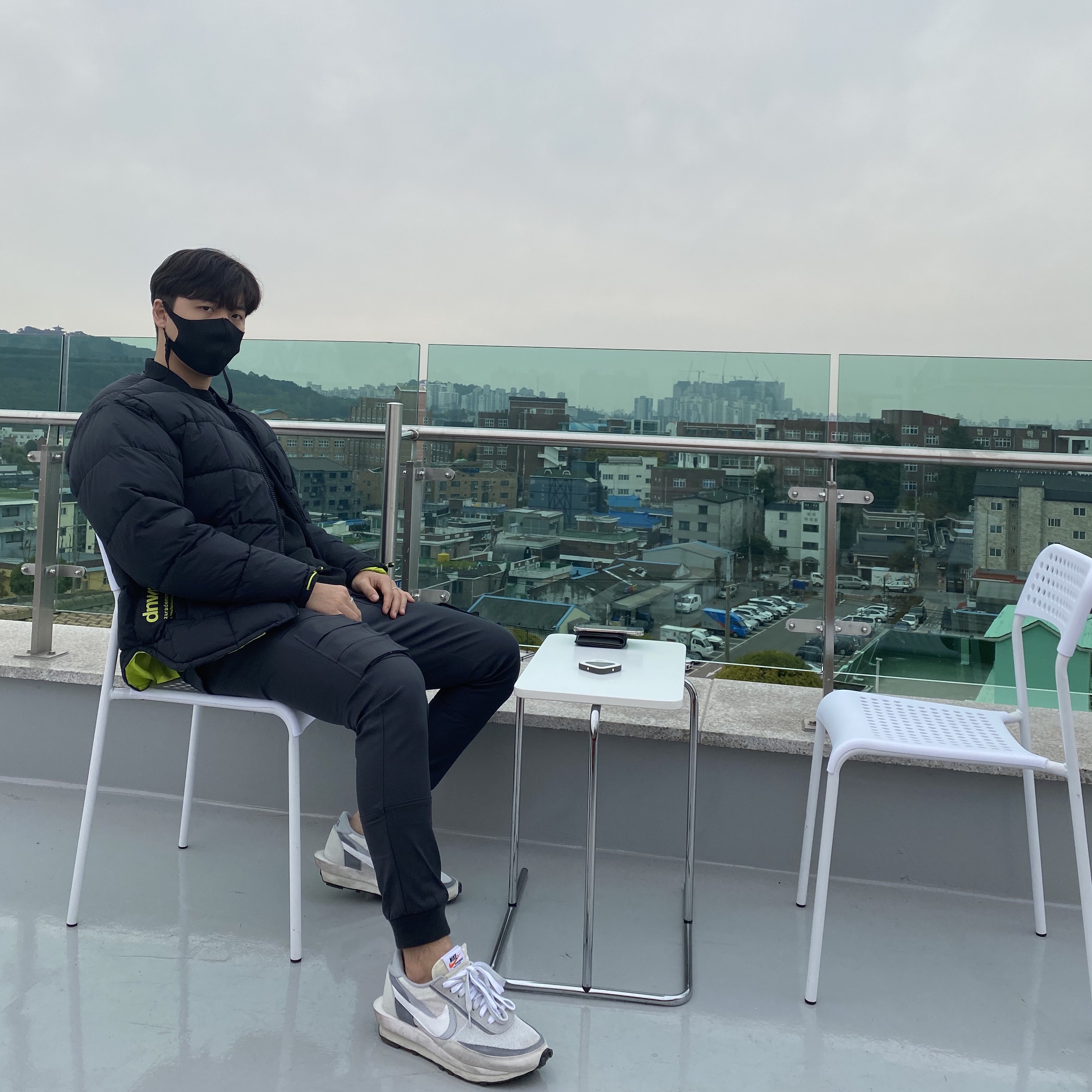 Nike x Sacai LDWaffle Summit White 착용 스타일