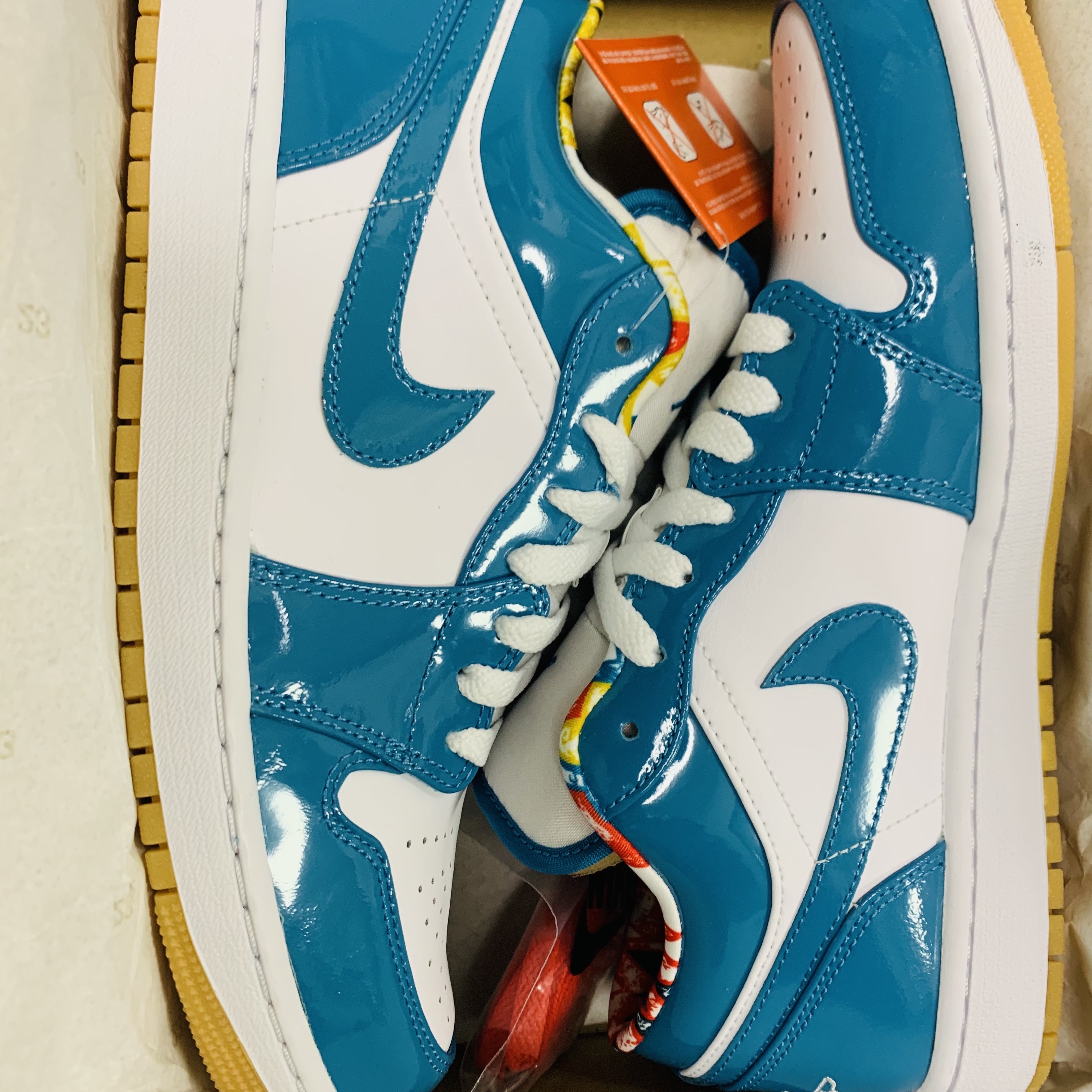 Jordan 1 Low SE Barcelona 착용 스타일 - 2