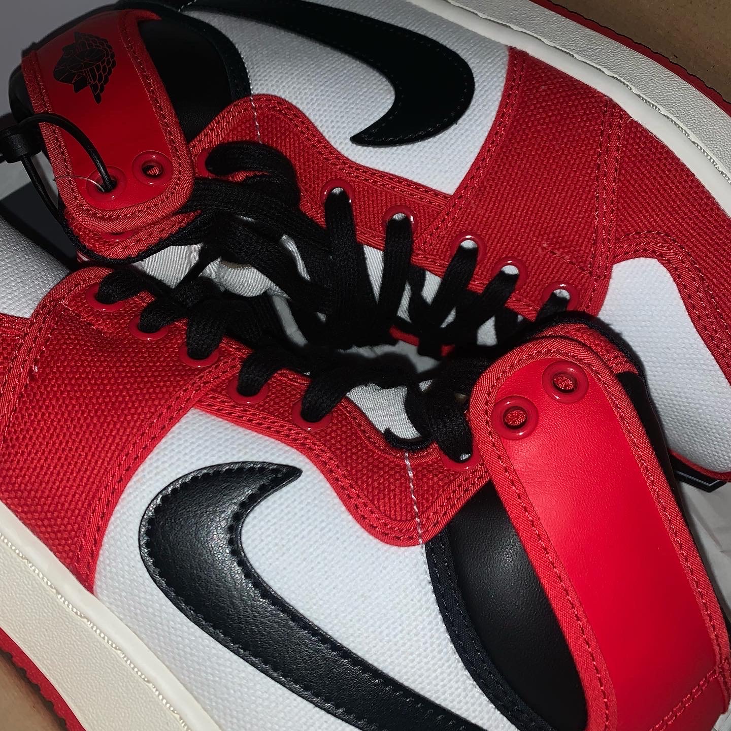 Jordan 1 KO Chicago 2021 착용 스타일 - 3