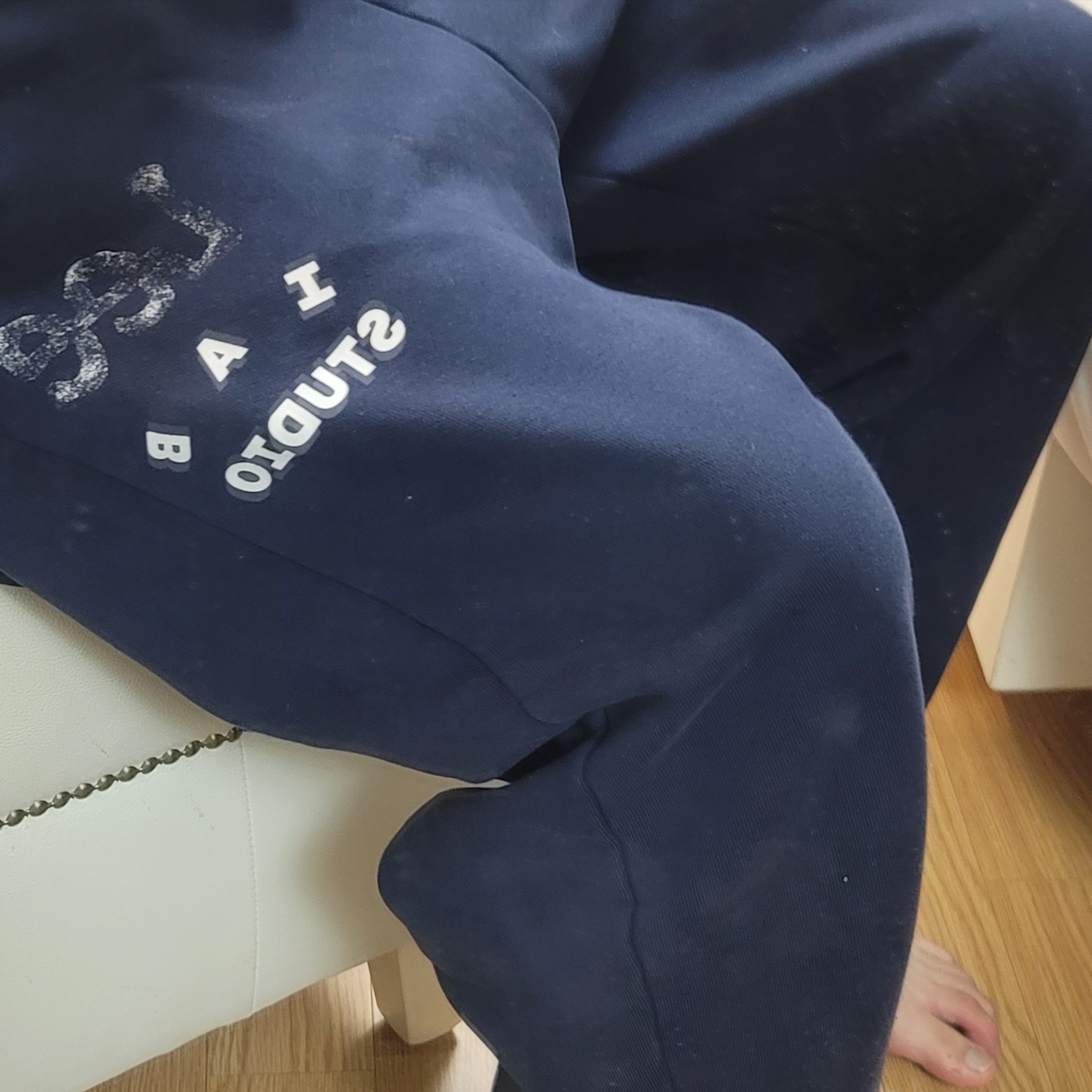IAB Studio x Lee Pigment Sweatpants Indigo Navy 착용 스타일