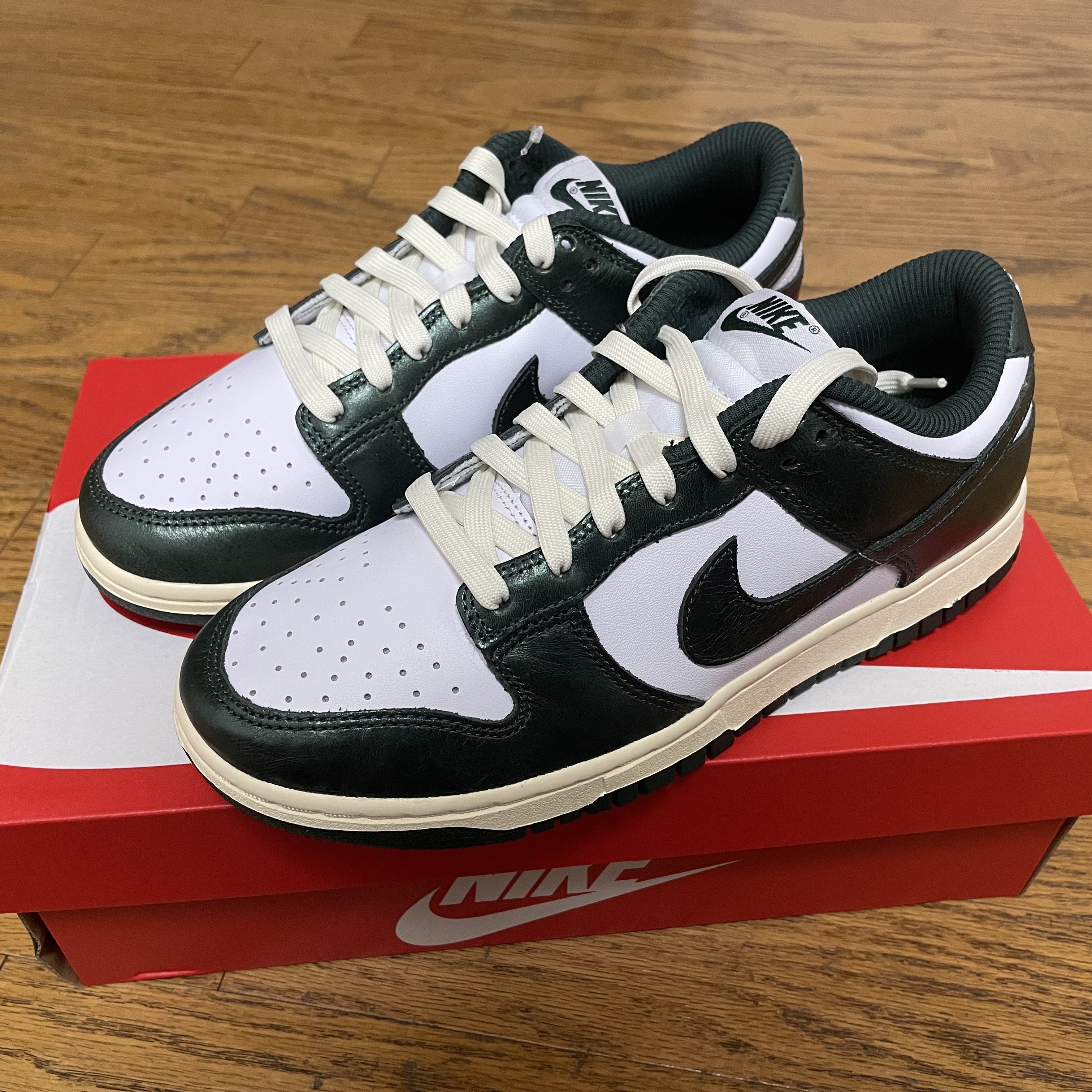 (W) Nike Dunk Low Vintage Green 착용 스타일