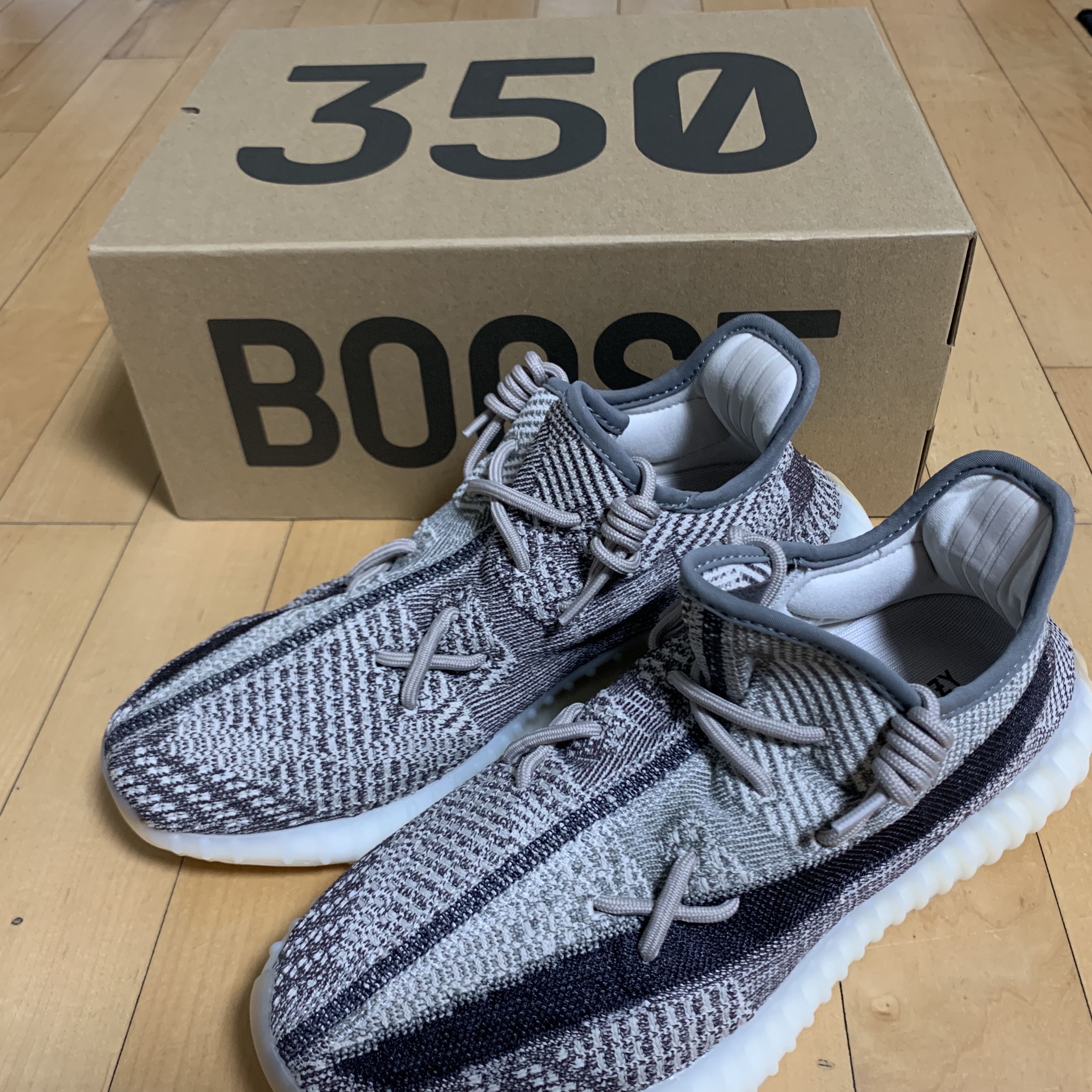 Adidas Yeezy Boost 350 V2 Zyon 착용 스타일 - 2