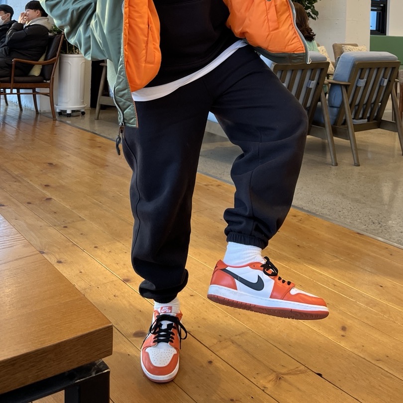 Jordan 1 Low OG Starfish 착용 스타일 - 2