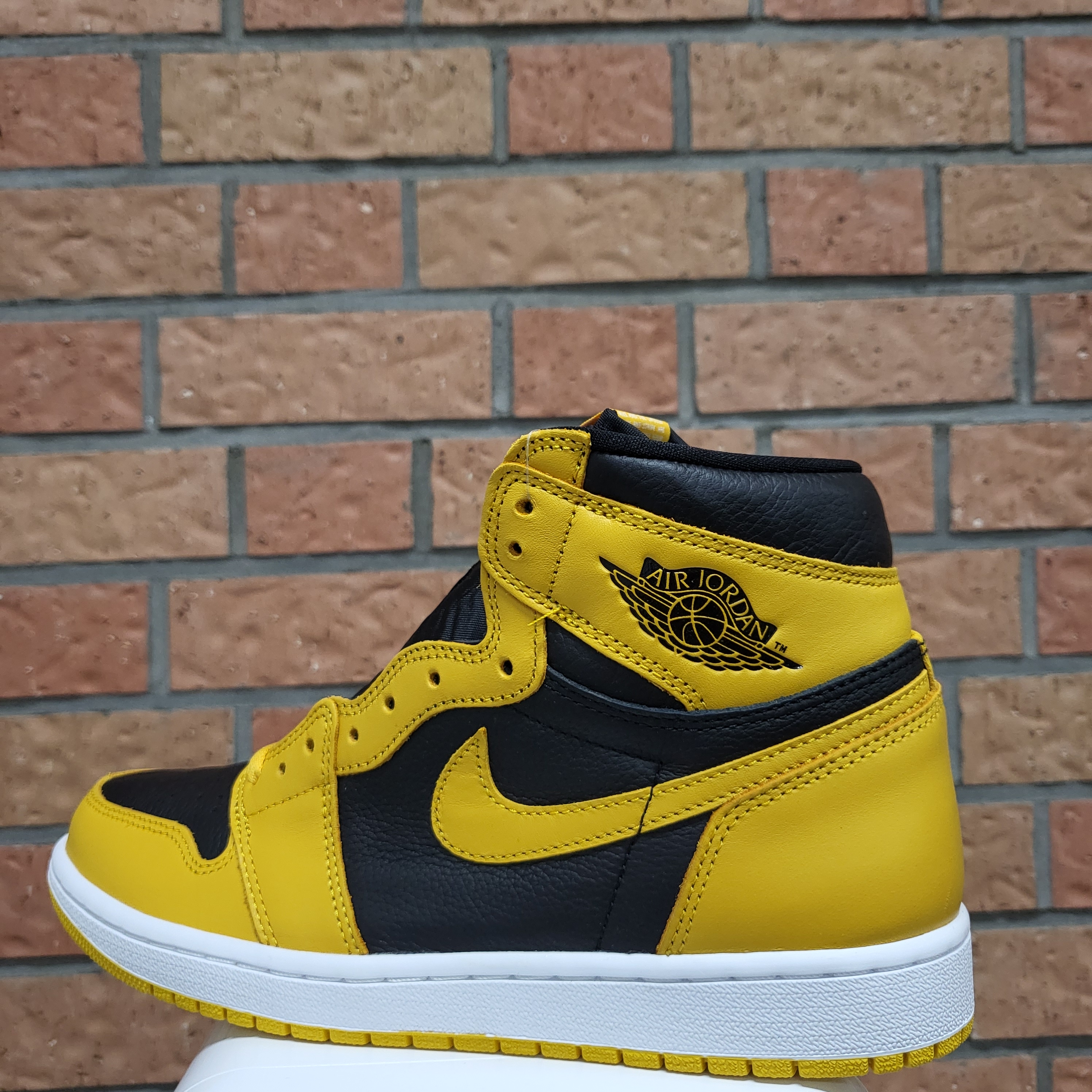 Jordan 1 Retro High OG Pollen 착용 스타일
