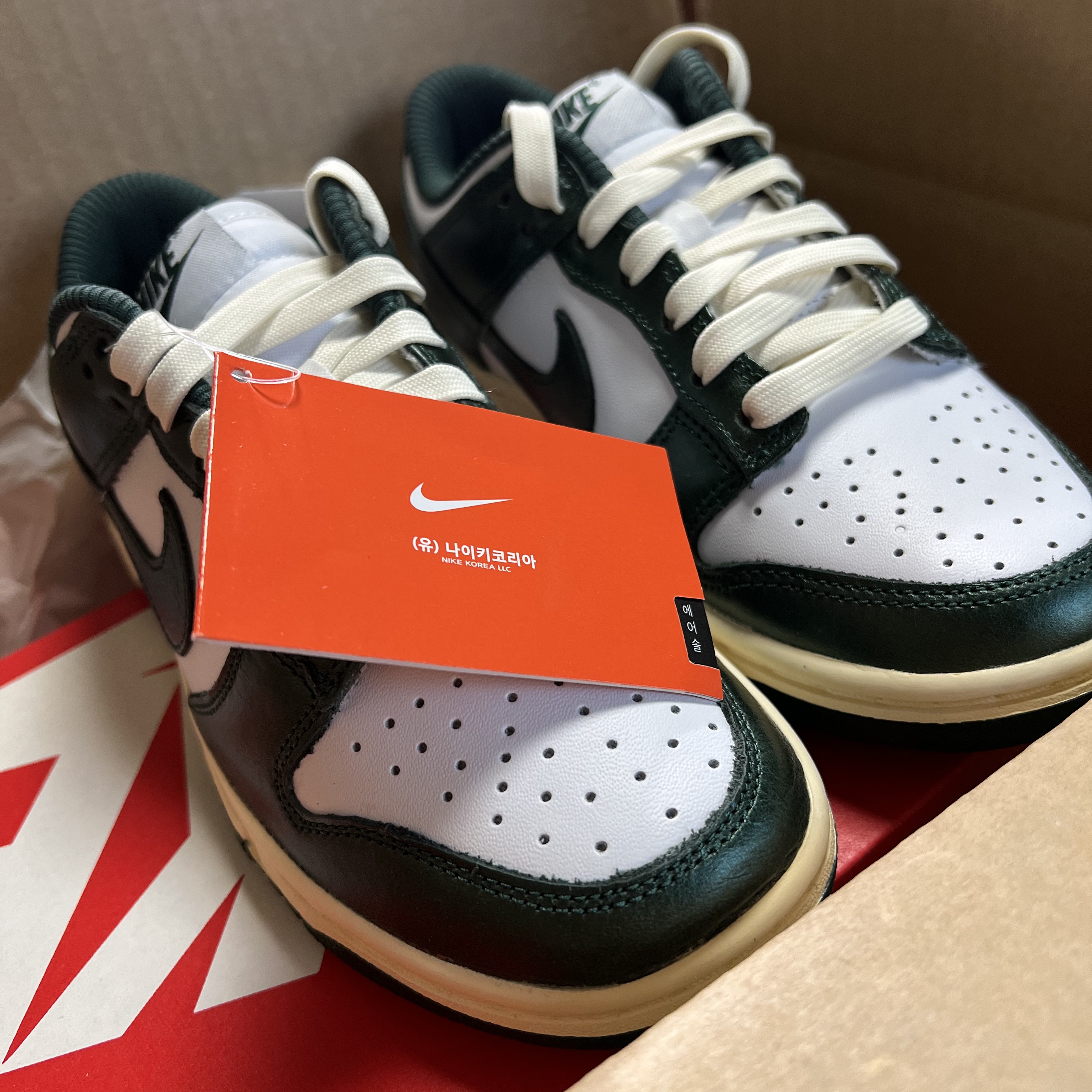 (W) Nike Dunk Low Vintage Green 착용 스타일