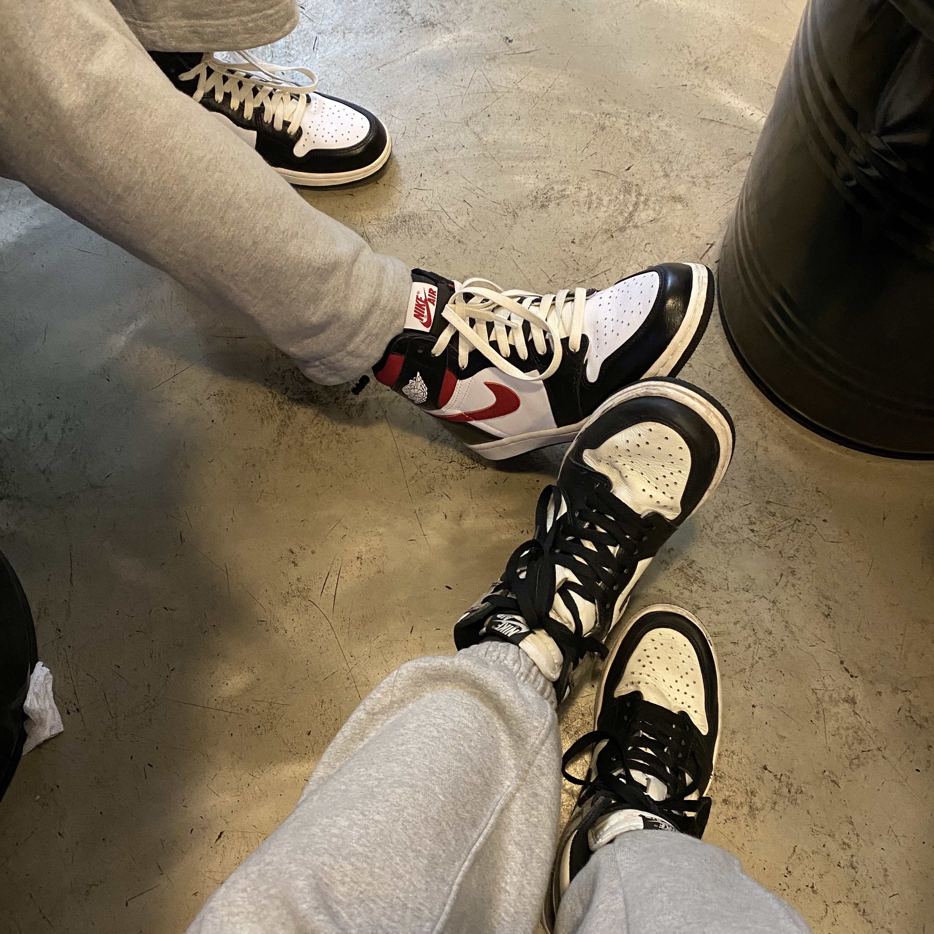 Jordan 1 Retro High OG Black Mocha, Jordan 1 Retro High OG Gym Red 착용 스타일